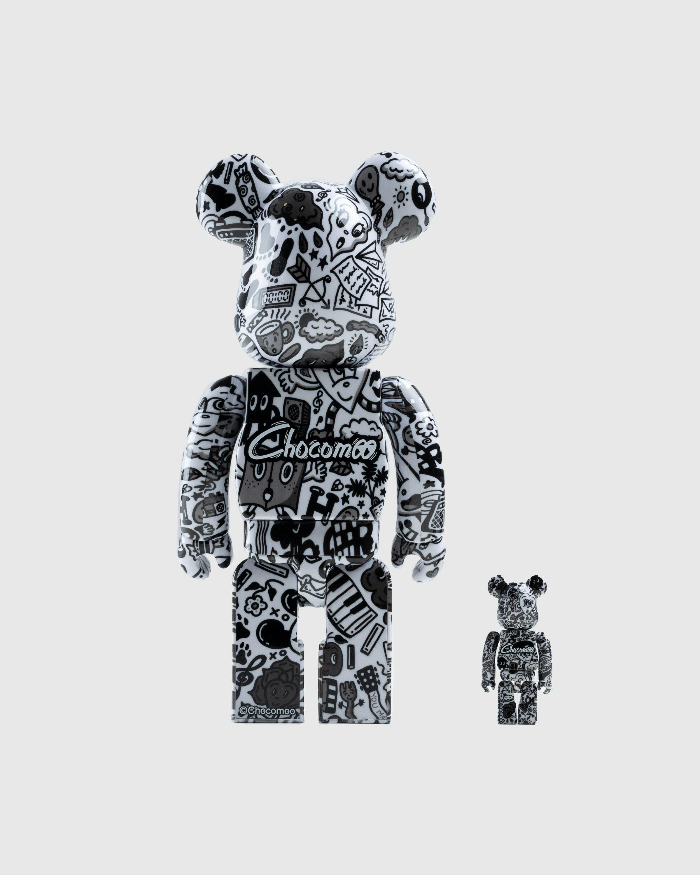 Medicom - Be@rbrick Chocomoo 100% and 400% Set Black - Lifestyle - Black - Image 3