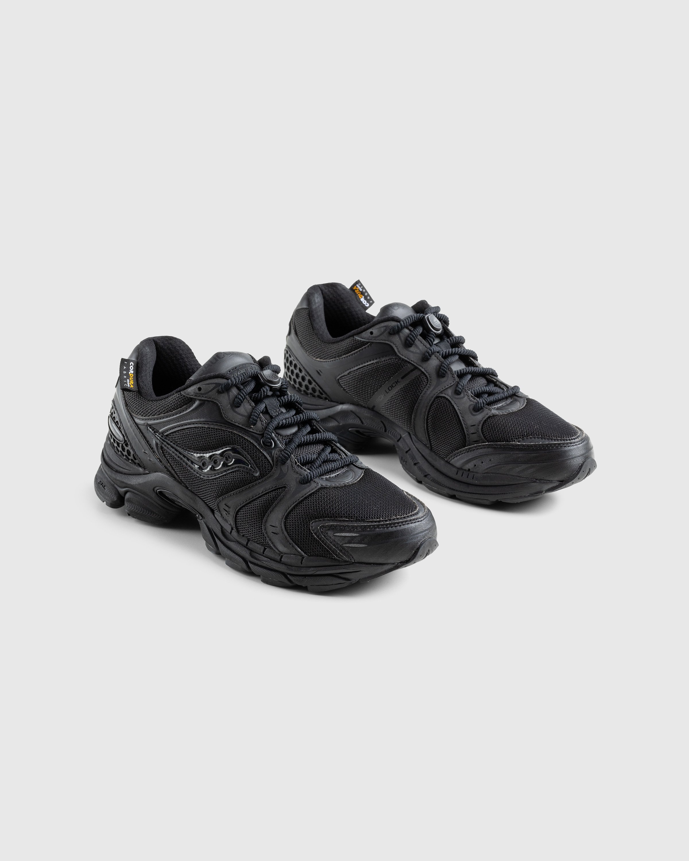 Saucony - ProGrid Triumph 4 Black - Footwear - Black - Image 4