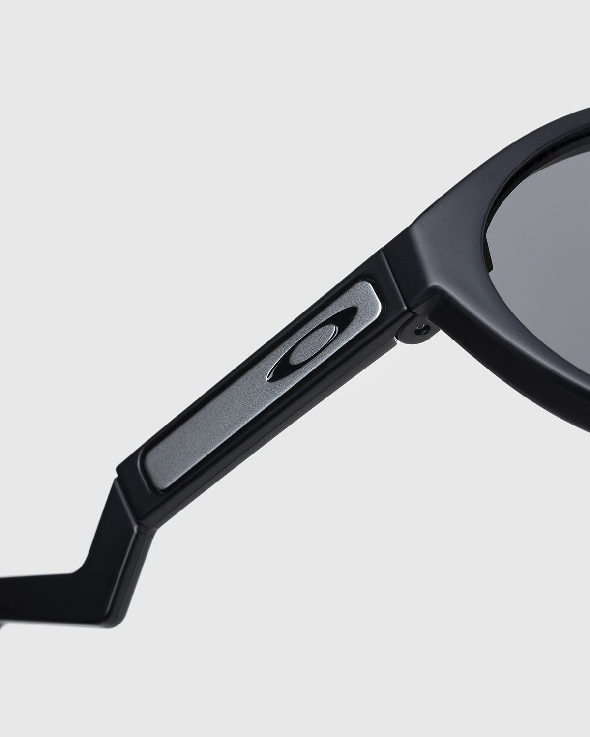 Oakley - CMDN Prizm Grey Lenses Matte Black Frame - Accessories - Black - Image 4