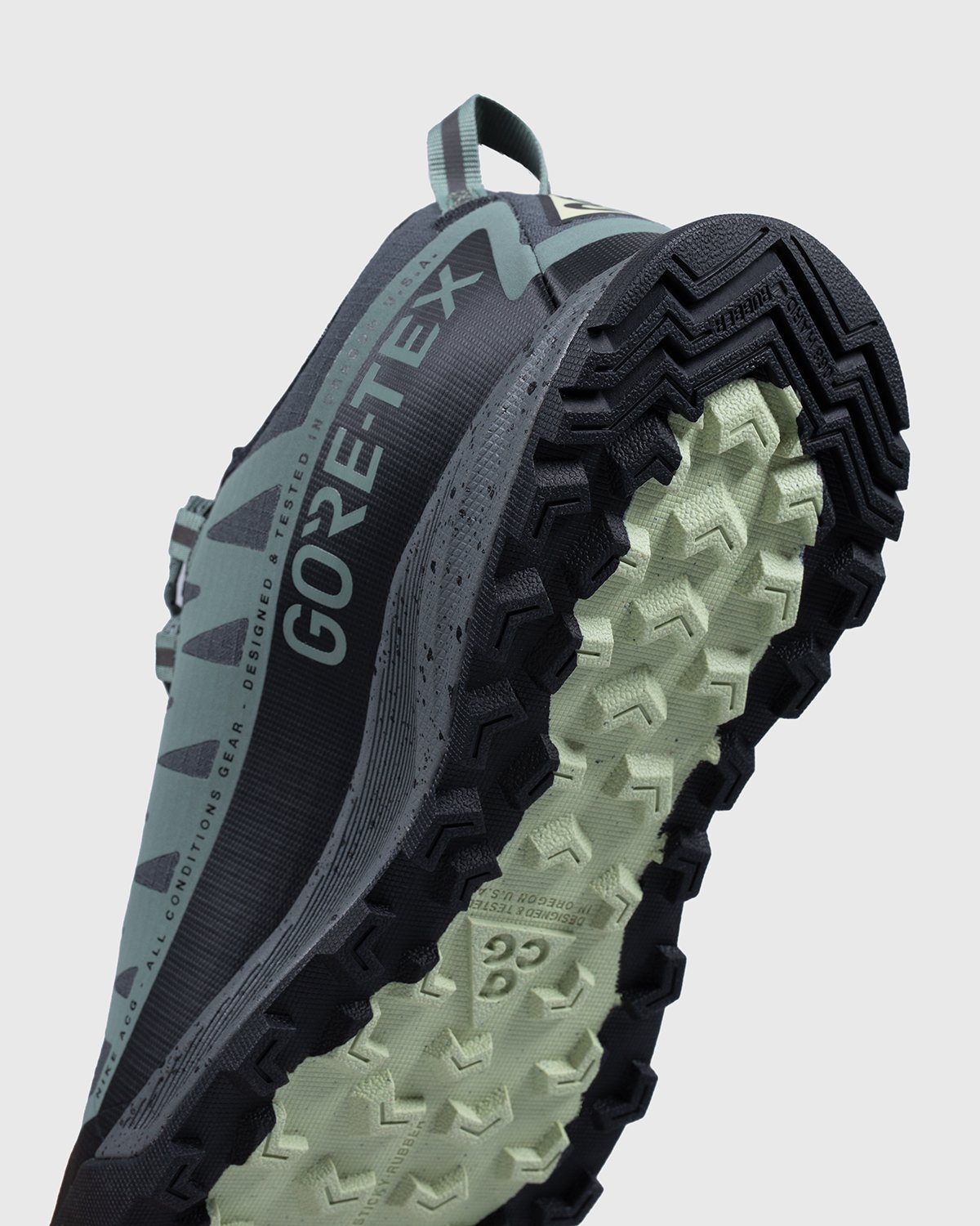 Nike ACG - Air Nasu Gore-Tex Green - Low Top Sneakers - Black - Image 4