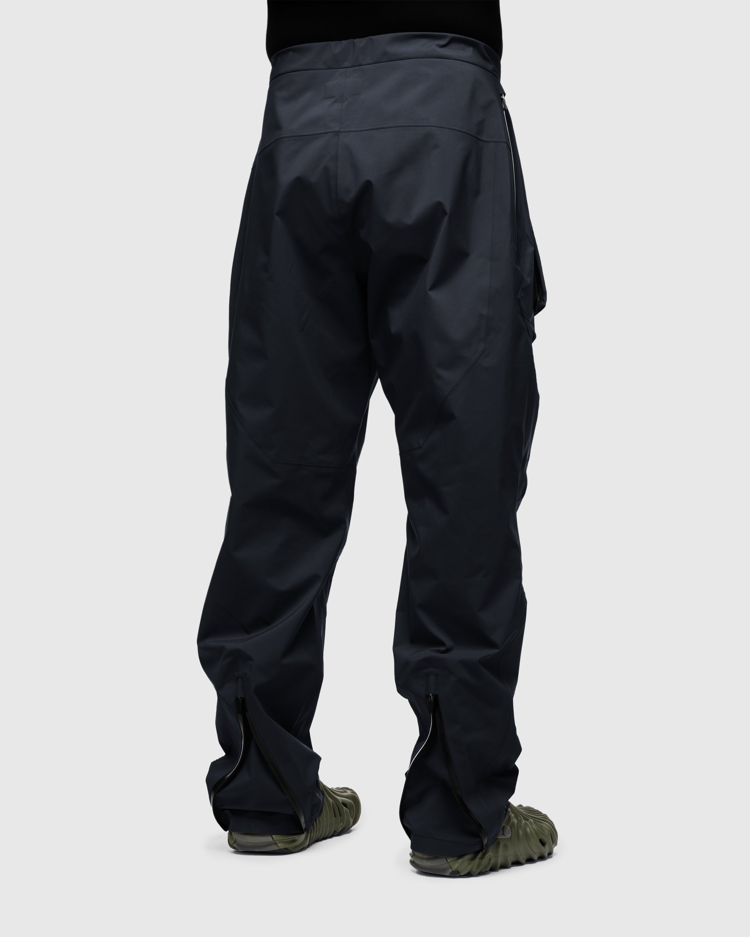 ACRONYM - P44-DS Cargo Pant Black - Clothing - Black - Image 4
