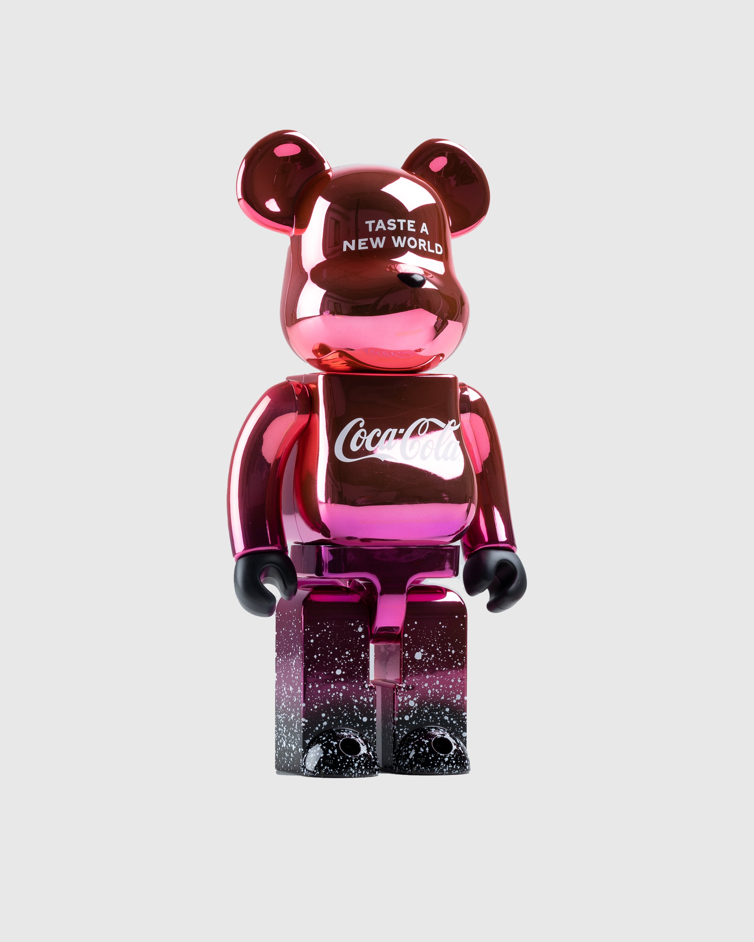 Medicom - Be@rbrick Coca-Cola Creations 1000% Pink - Lifestyle - Red - Image 2