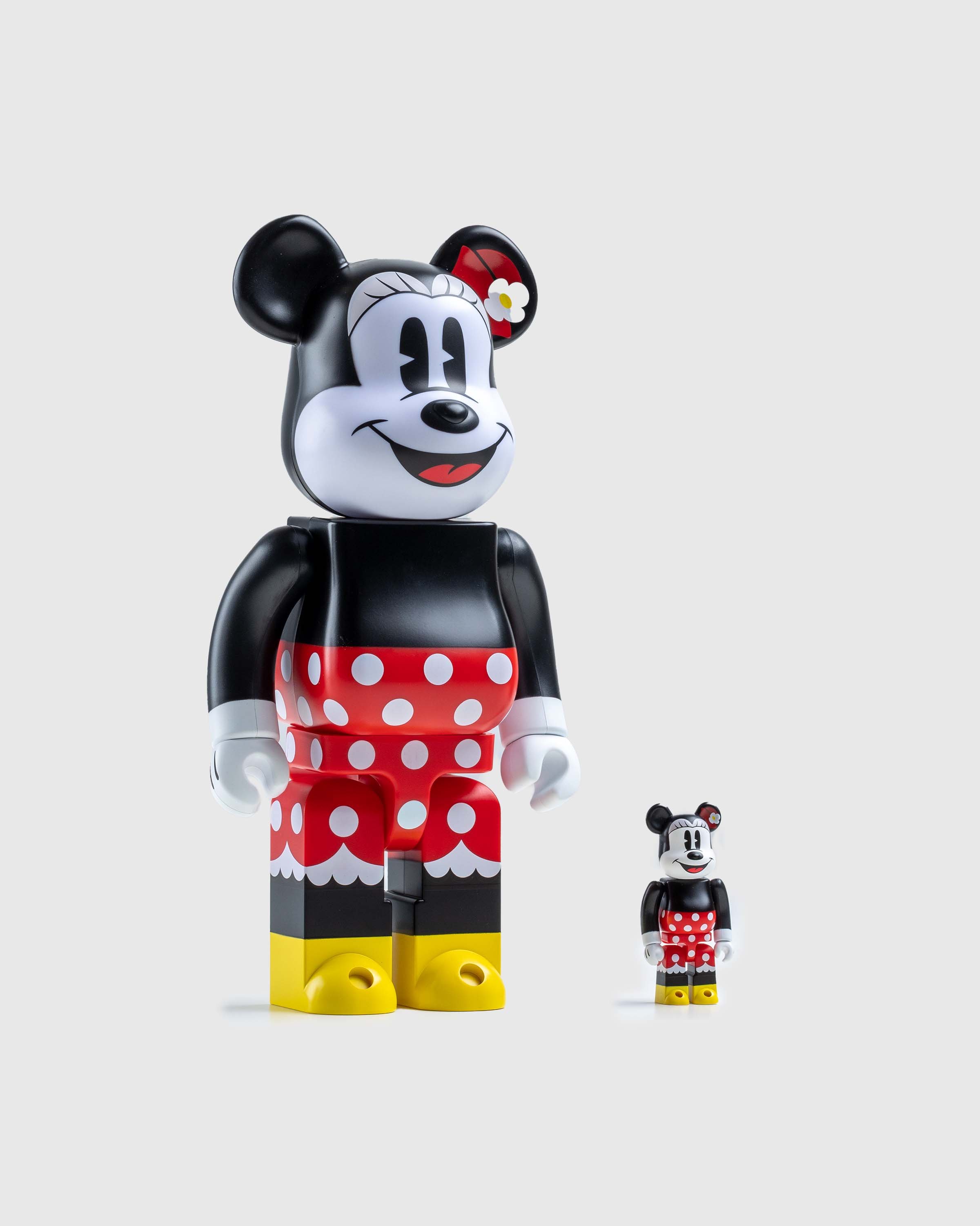 Medicom - Be@rbrick Minnie Mouse 100% and 400% Set Red - Lifestyle - Multi - Image 2