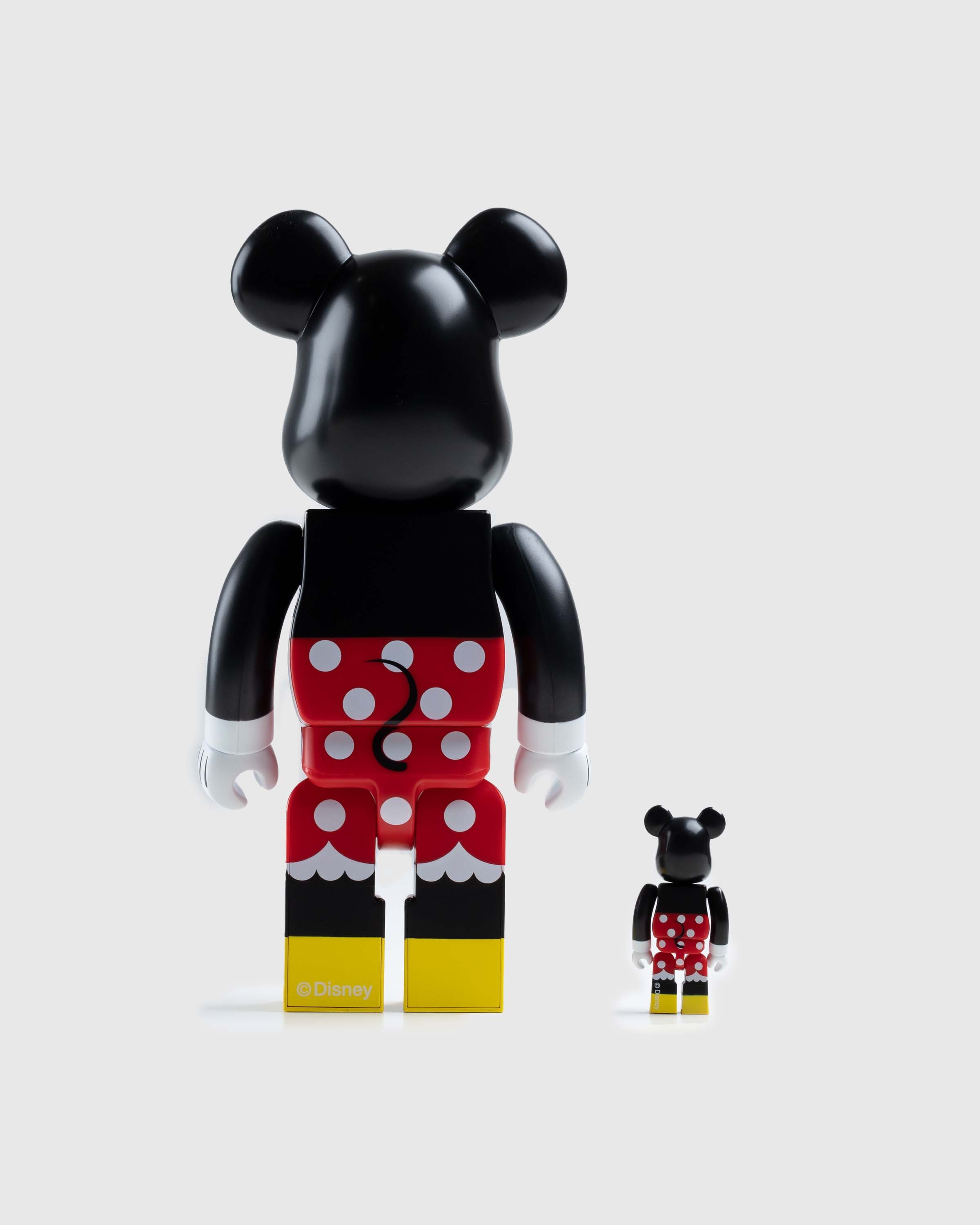 Medicom - Be@rbrick Minnie Mouse 100% and 400% Set Red - Lifestyle - Multi - Image 3