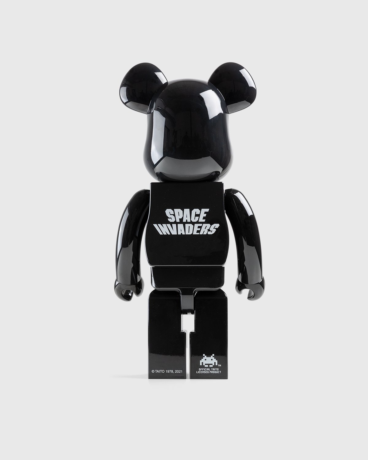 Medicom - Be@rbrick Space Invaders 1000% Black - Lifestyle - Black - Image 2