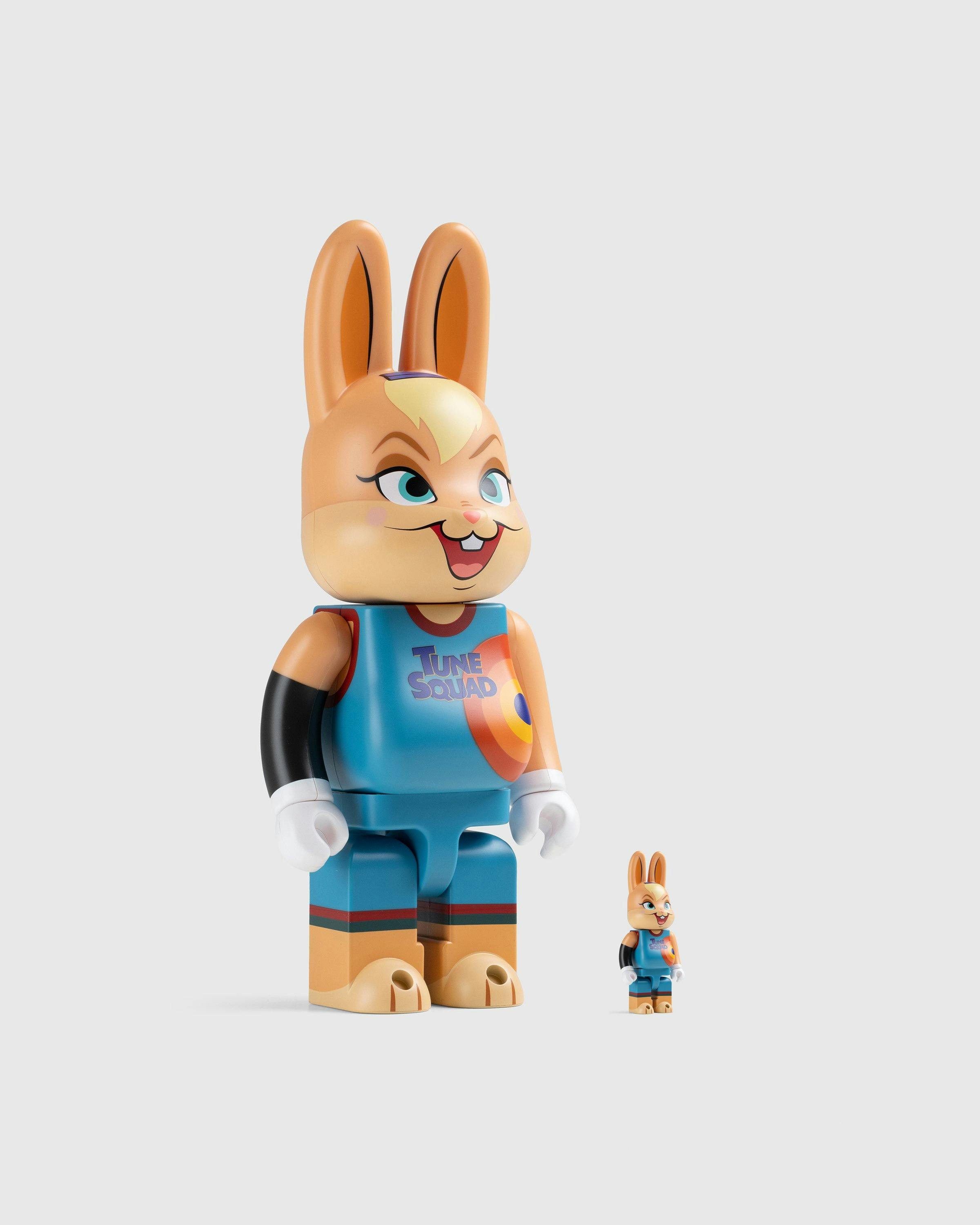 Medicom - R@bbrick Lola Bunny Space Jam 100% and 400% Set Multi - Lifestyle - Multi - Image 3