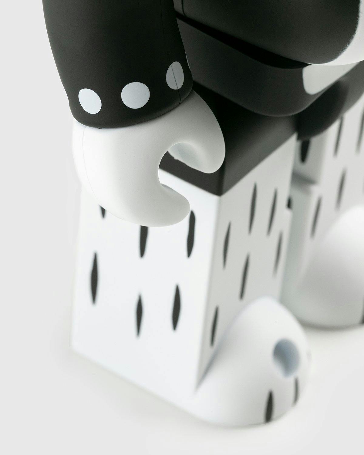 Medicom - Be@rbrick Matthew 100% and 400% Set Multi - Lifestyle - Multi - Image 5