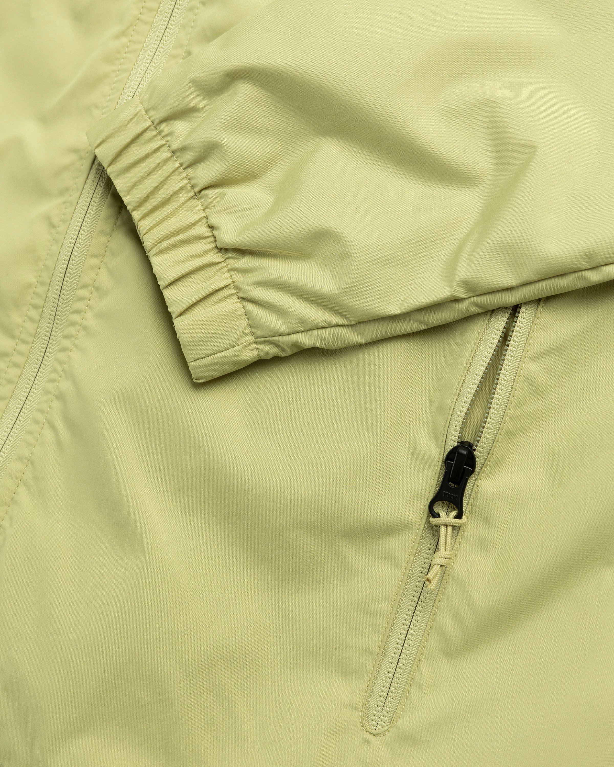 The North Face - Cyclone Coaches Jacket Weeping Willow - Clothing - Green - Image 4