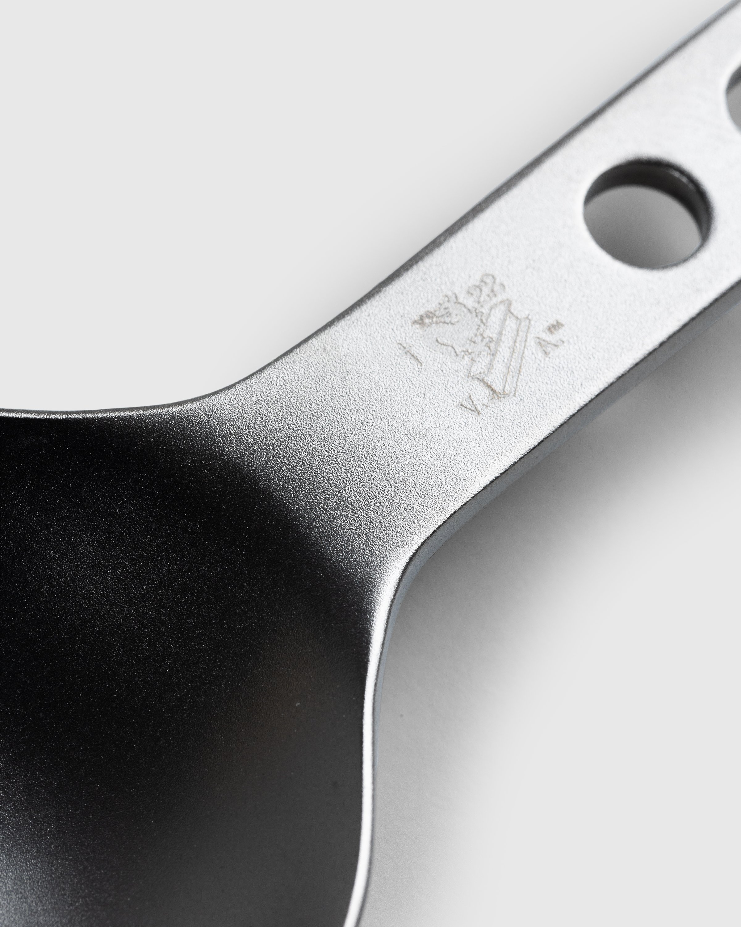 ALESSI x VIRGIL ABLOH - VA01 Cutlery Set - Lifestyle - Silver - Image 6