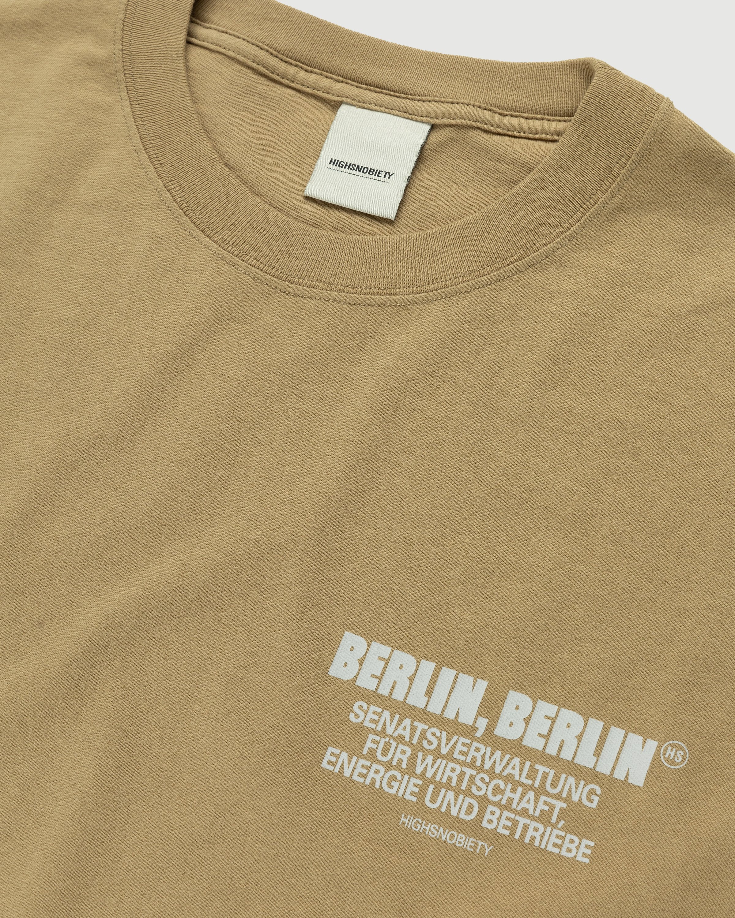 Highsnobiety - BERLIN, BERLIN 3 T-Shirt Military Green - Clothing - Beige - Image 4