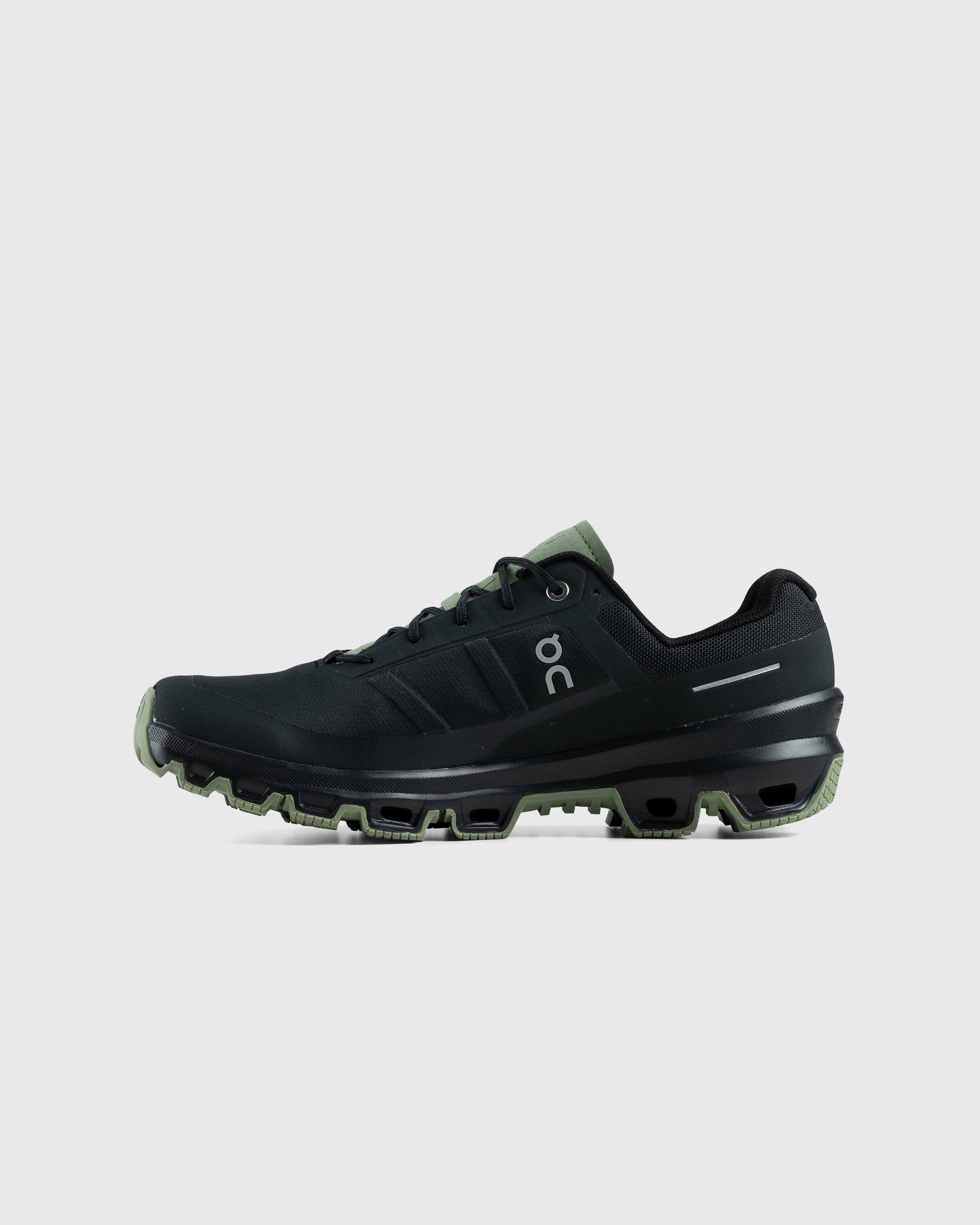 On - Cloudventure Black/Reseda - Footwear - Black - Image 2