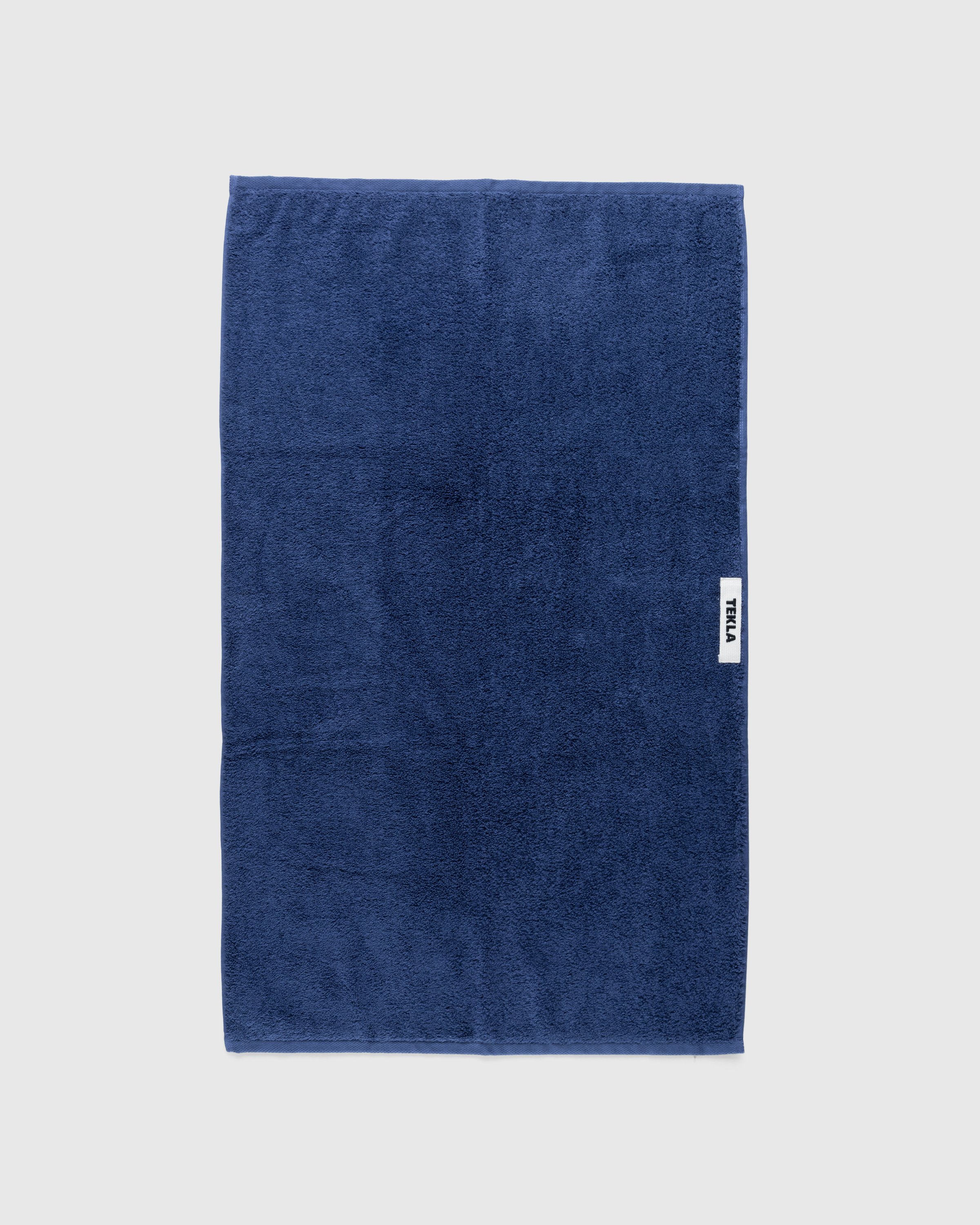 Tekla - Hand Towel 50x80 Navy - Lifestyle - Blue - Image 2