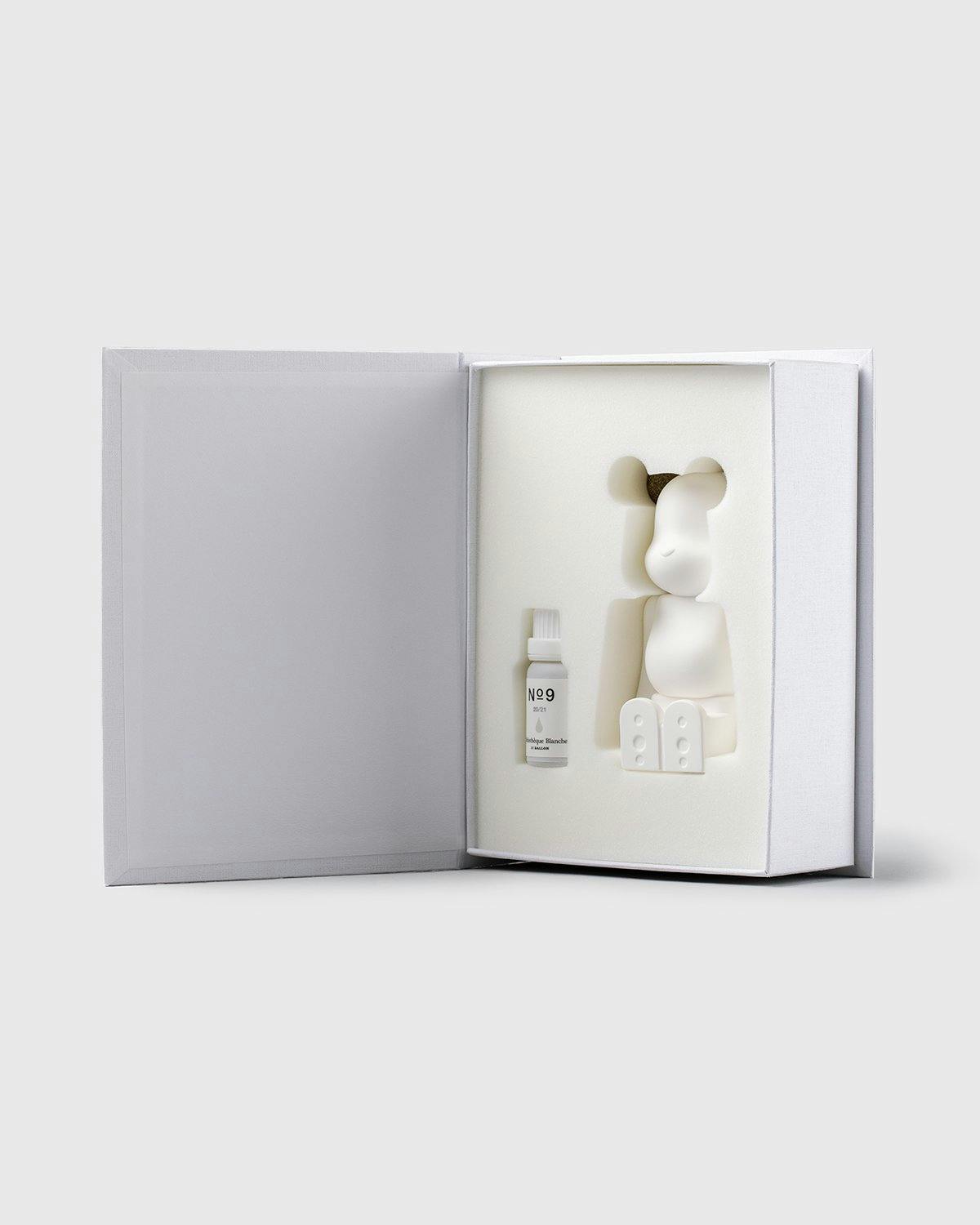 Medicom - Be@rbrick Aroma Ornament No.9 Galaxy Silver - Arts & Collectibles - White - Image 2