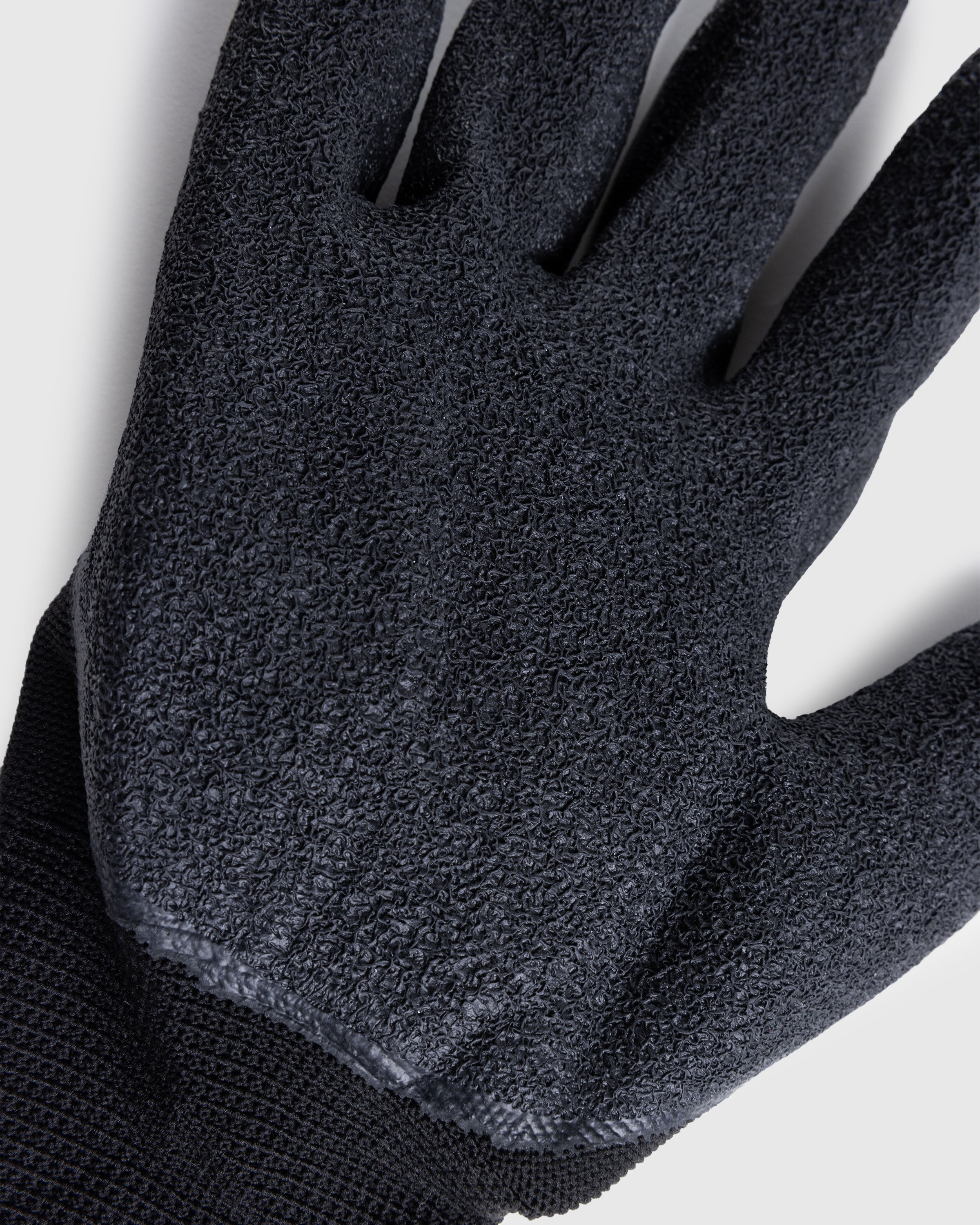 Highsnobiety x Coca-Cola Zero Sugar - Gloves Black - Accessories - Black - Image 4