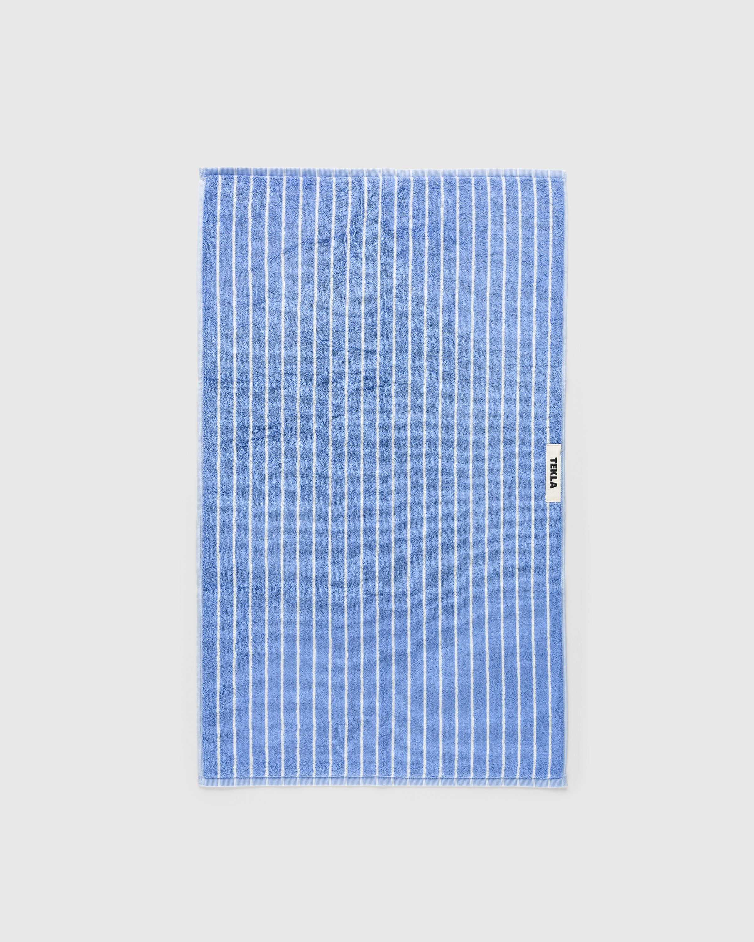 Tekla - Guest Towel 30x50 Clear Blue Stripes - Lifestyle - Blue - Image 2