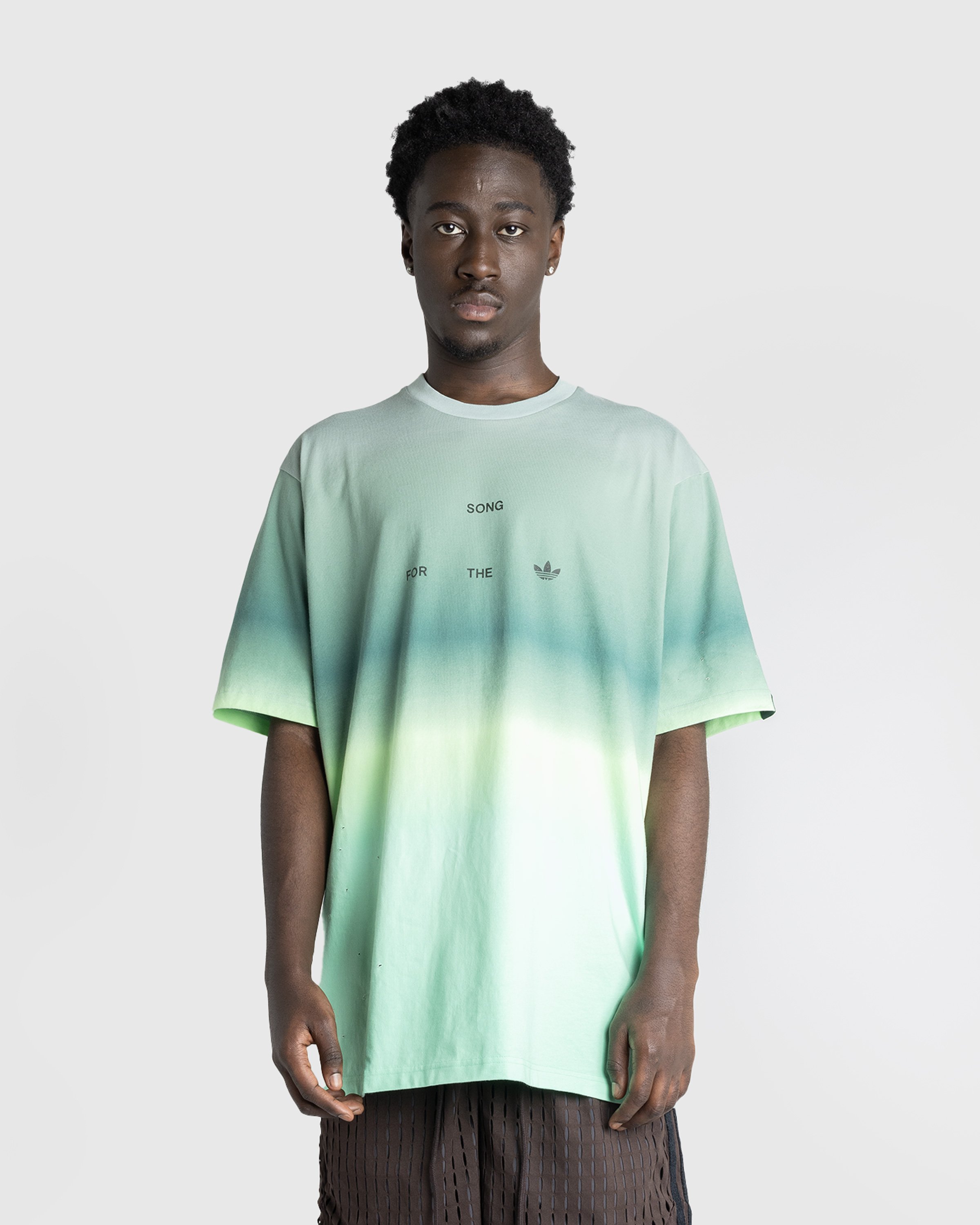 Song For The Mute x Adidas - SFTM TEE SS 1 HAZGRN/TECFOR - Clothing - Green - Image 2