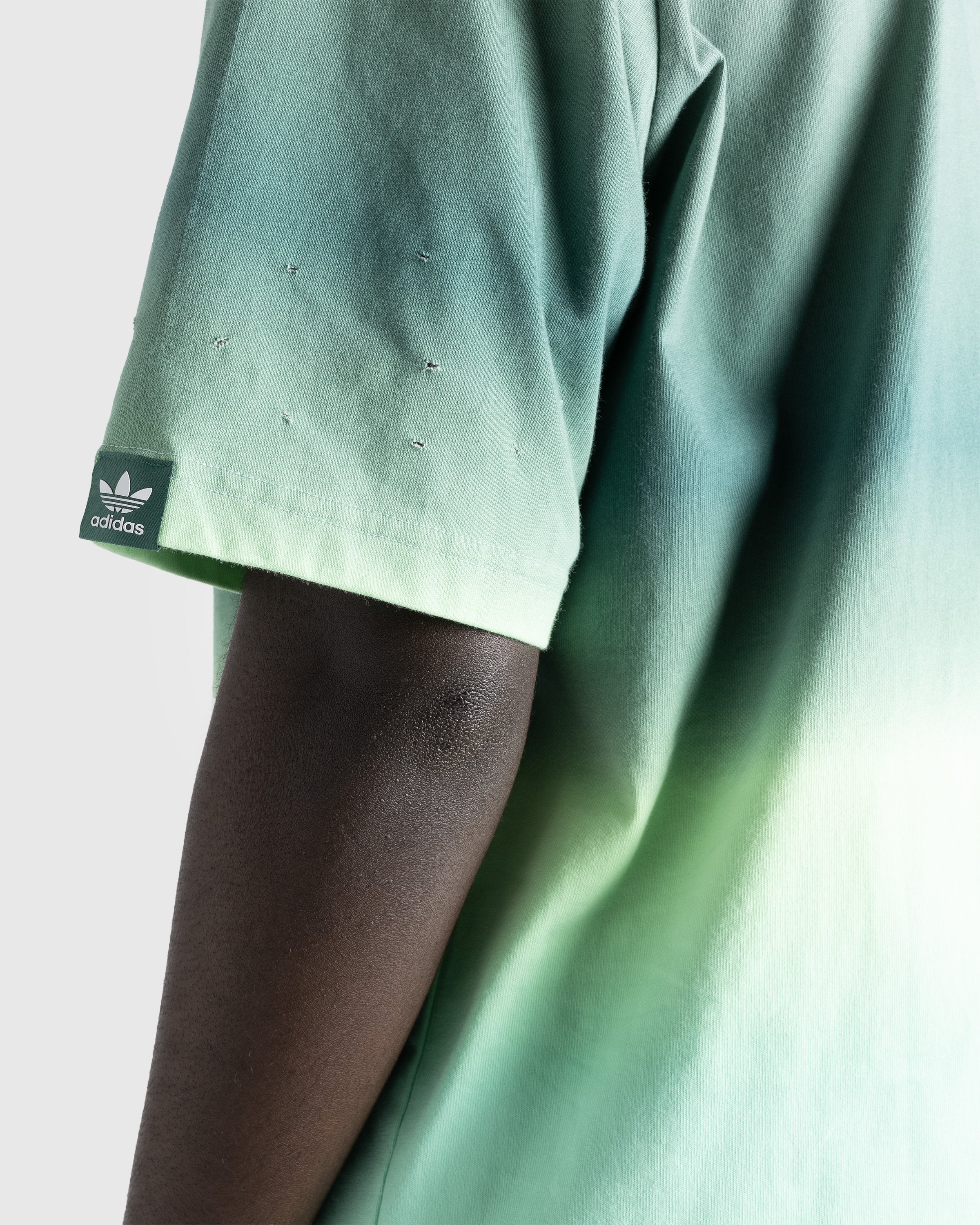 Song For The Mute x Adidas - SFTM TEE SS 1 HAZGRN/TECFOR - Clothing - Green - Image 5