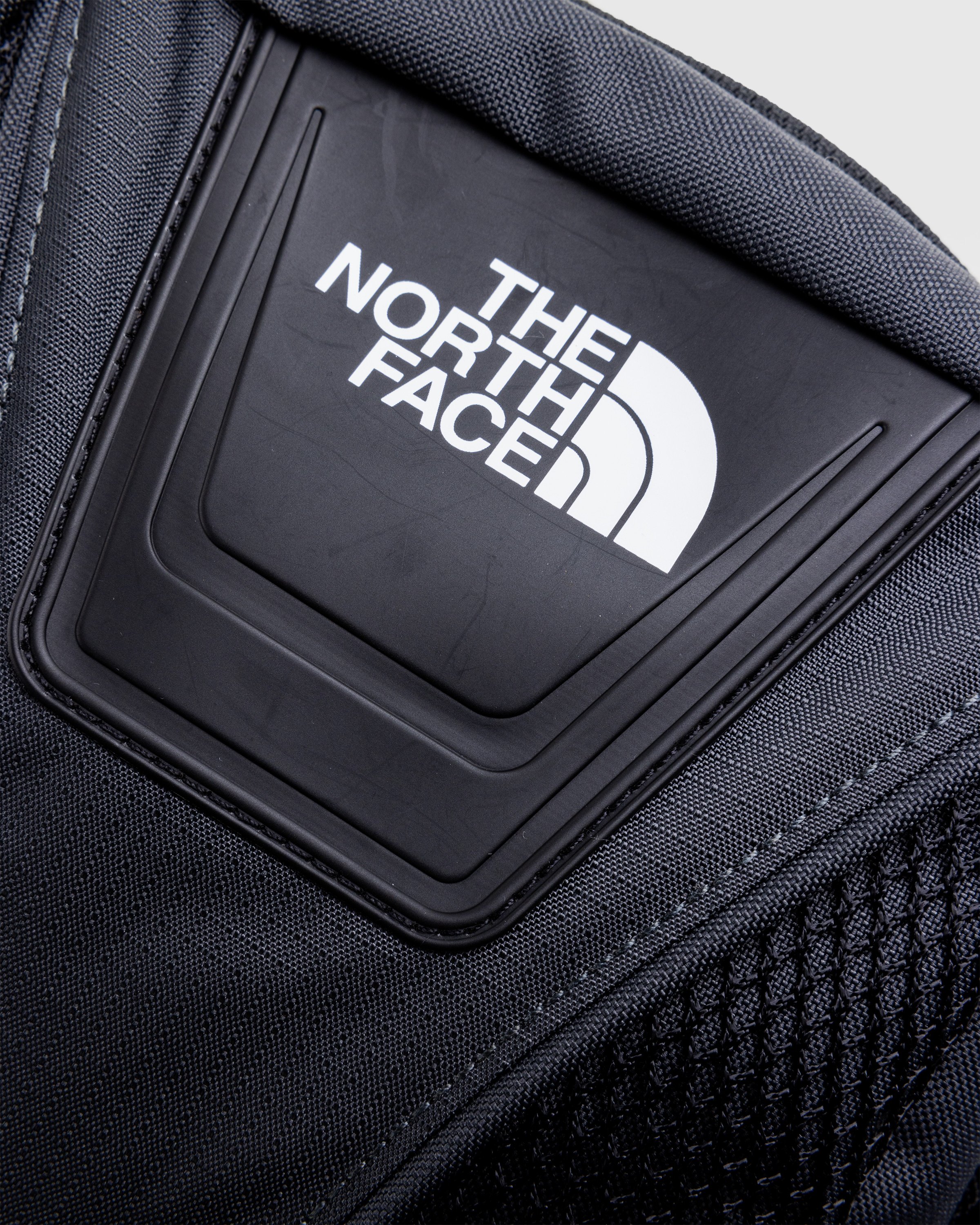The North Face - Y2K SHOULDER BAG TNF BLACK/ASPHALT GREY - Accessories - Black - Image 4