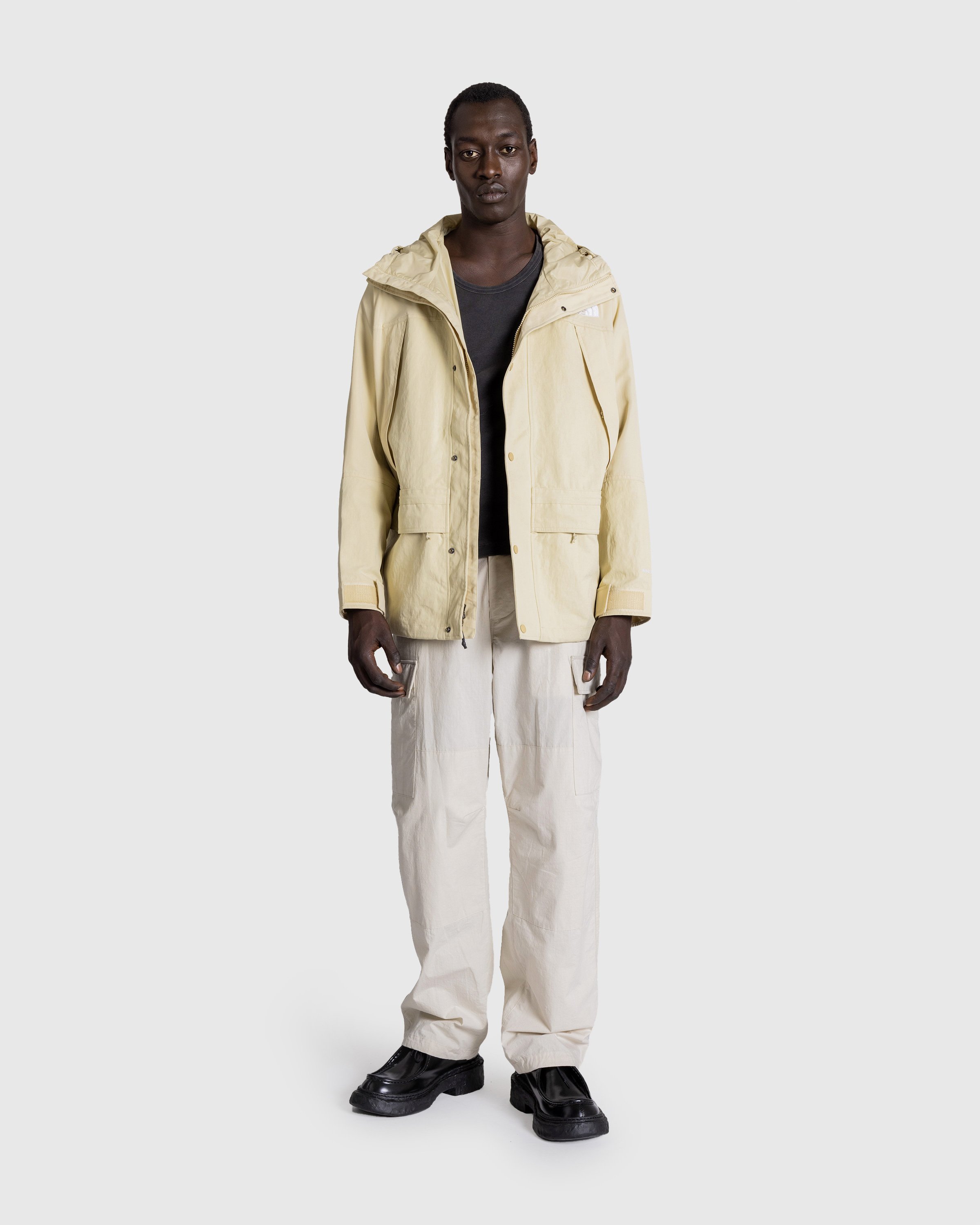 The North Face - M RIPSTOP MOUNTAIN CARGO JACKET GRAVEL - Clothing - Beige - Image 3