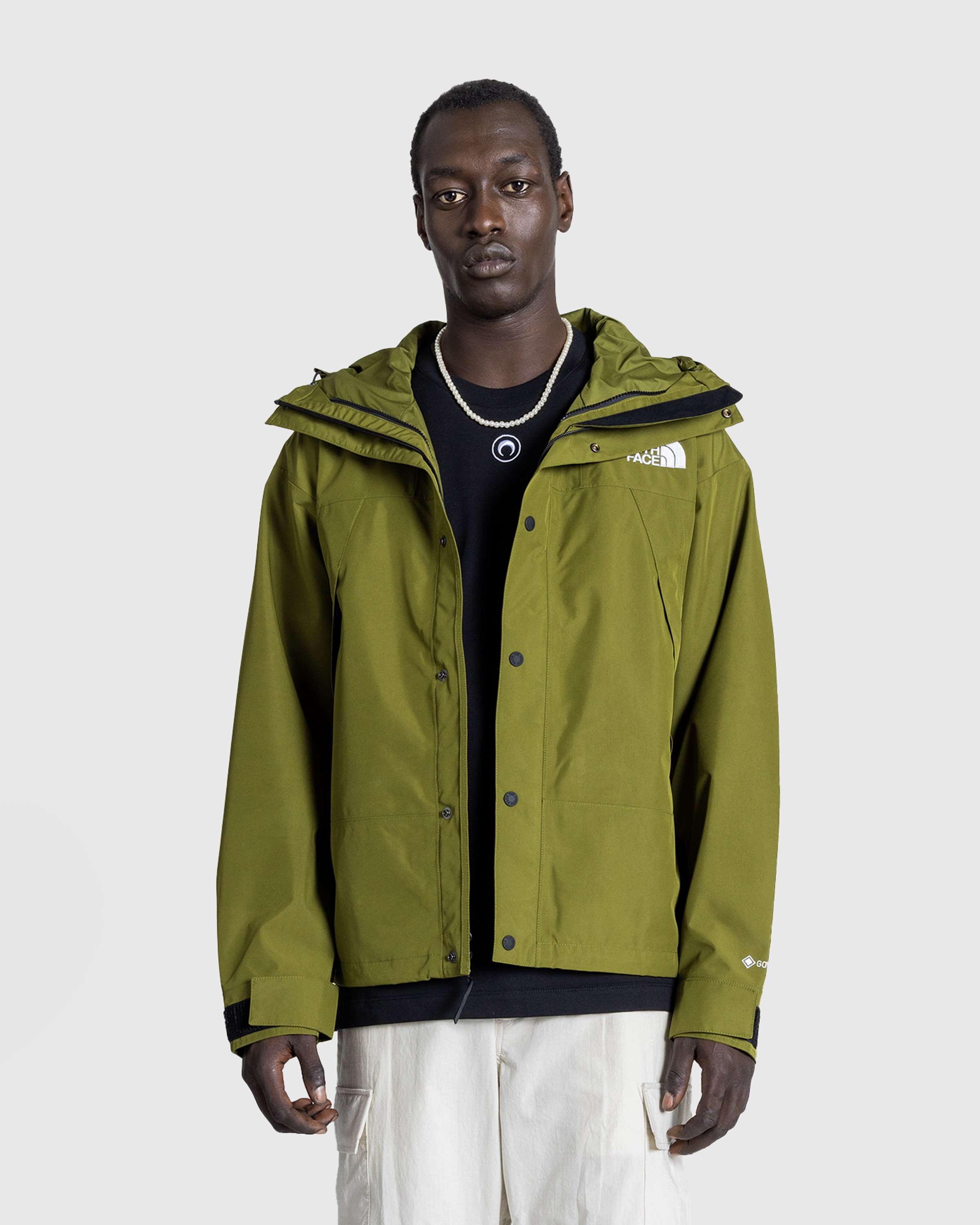The North Face - M GTX MOUNTAIN JACKET FOREST OLIVE - Clothing - Green - Image 2