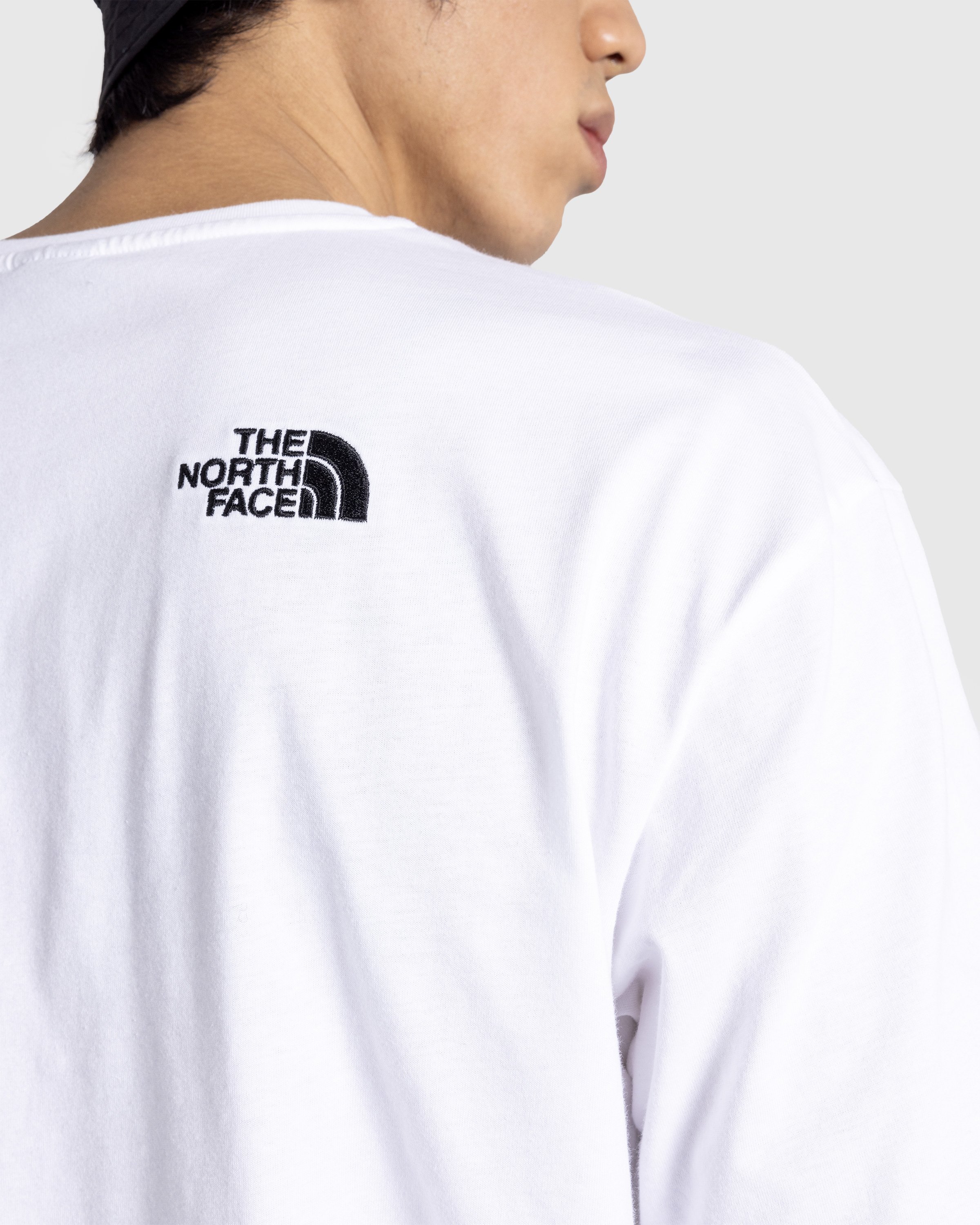 The North Face - M S/S ESSENTIAL OVERSIZE TEE TNF WHITE - Clothing - White - Image 5