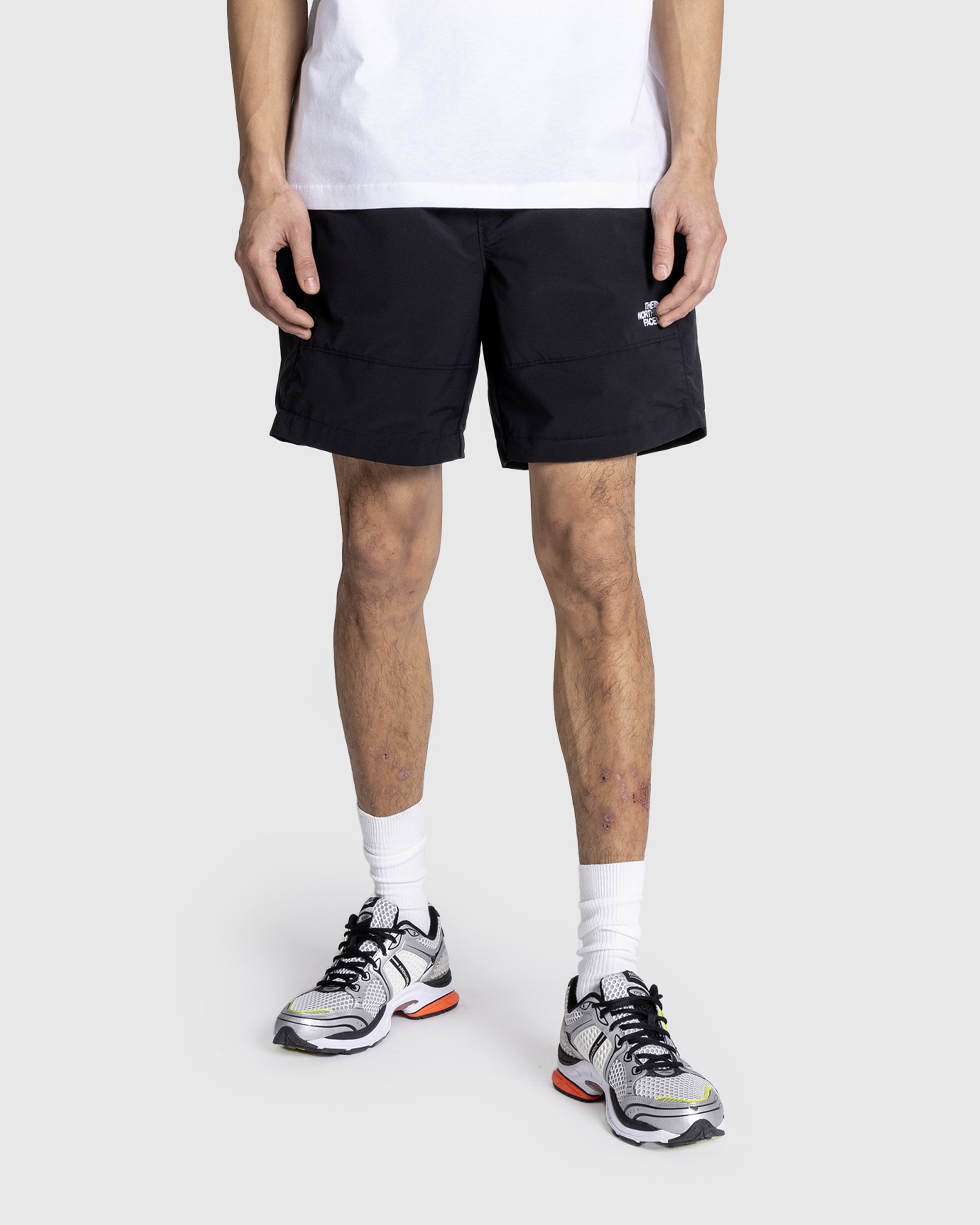 The North Face - M TNF EASY WIND SHORT TNF BLACK - Clothing - Black - Image 2