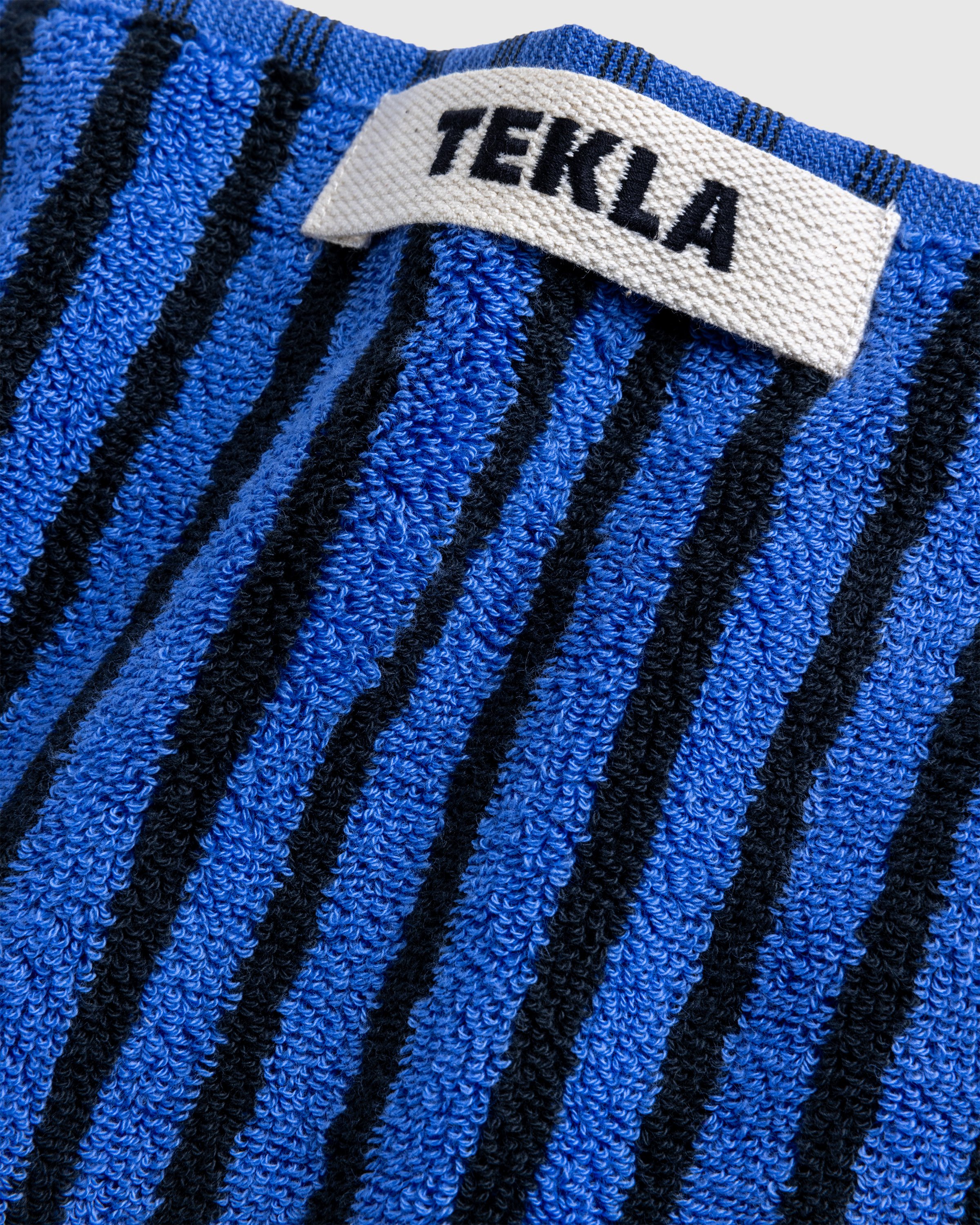 Tekla - Bath Towel Blue&Black - Lifestyle - Blue - Image 3