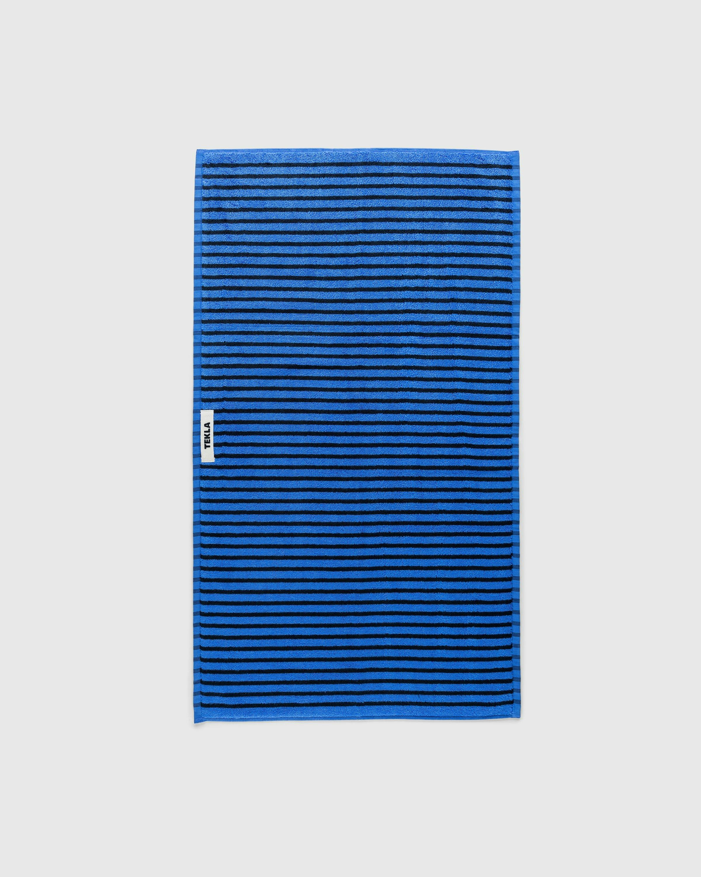 Tekla - Hand Towel Blue&Black - Lifestyle - Blue - Image 2