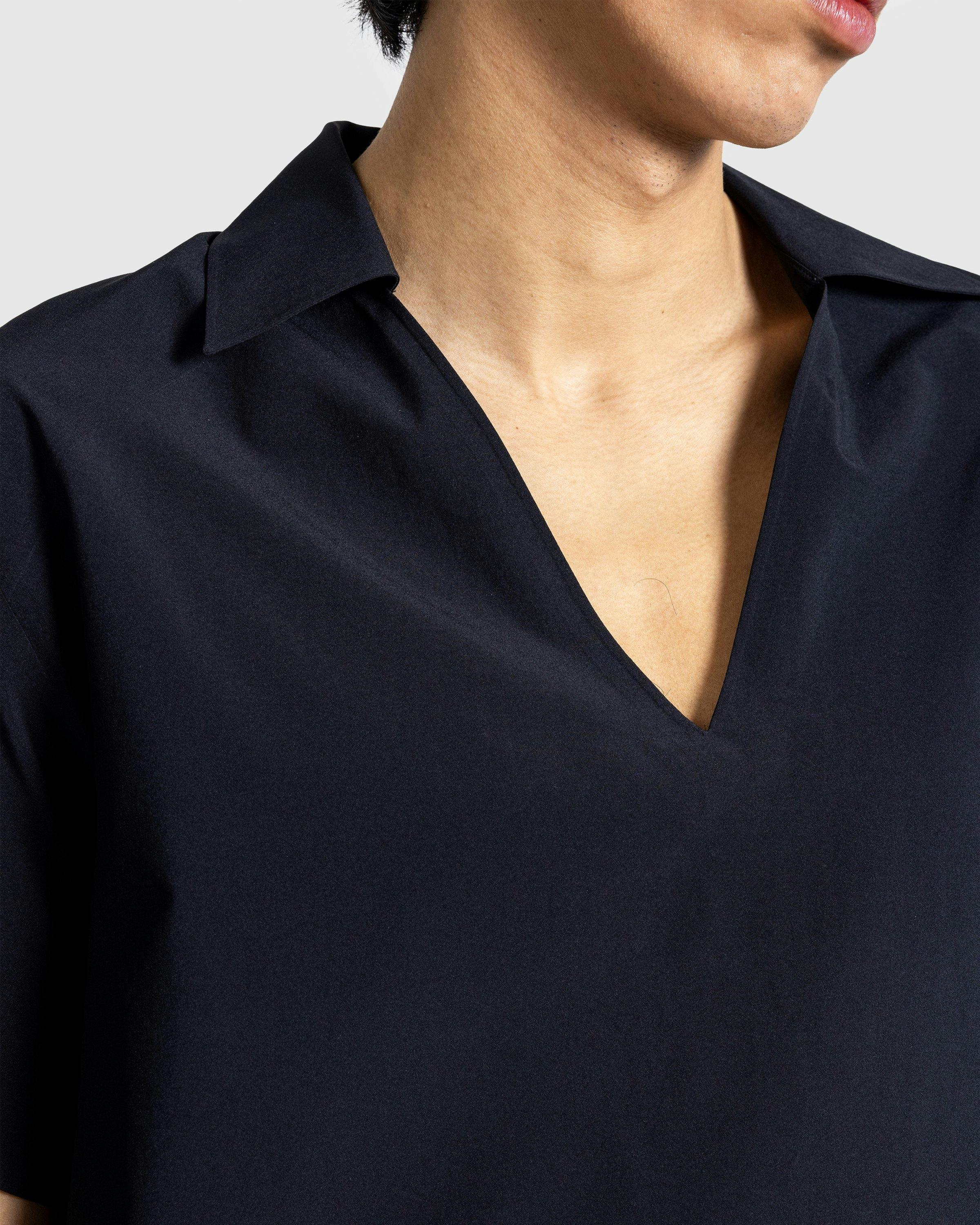 Arc’teryx Veilance - EAVE VNECK SHIRT Black - Clothing - Black - Image 5