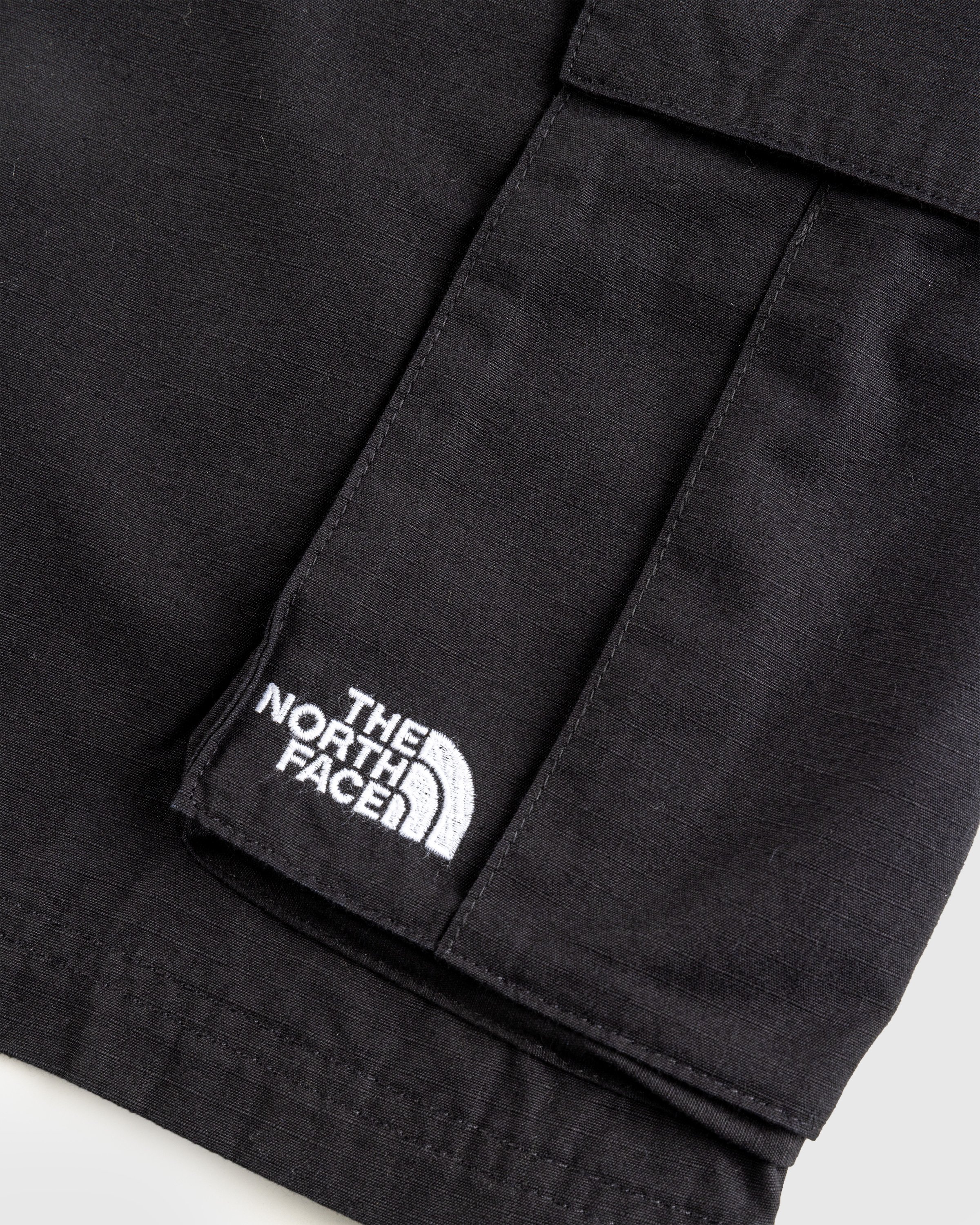 The North Face - M ANTICLINE CARGO SHORT - EU TNF BLACK - Clothing - Black - Image 6