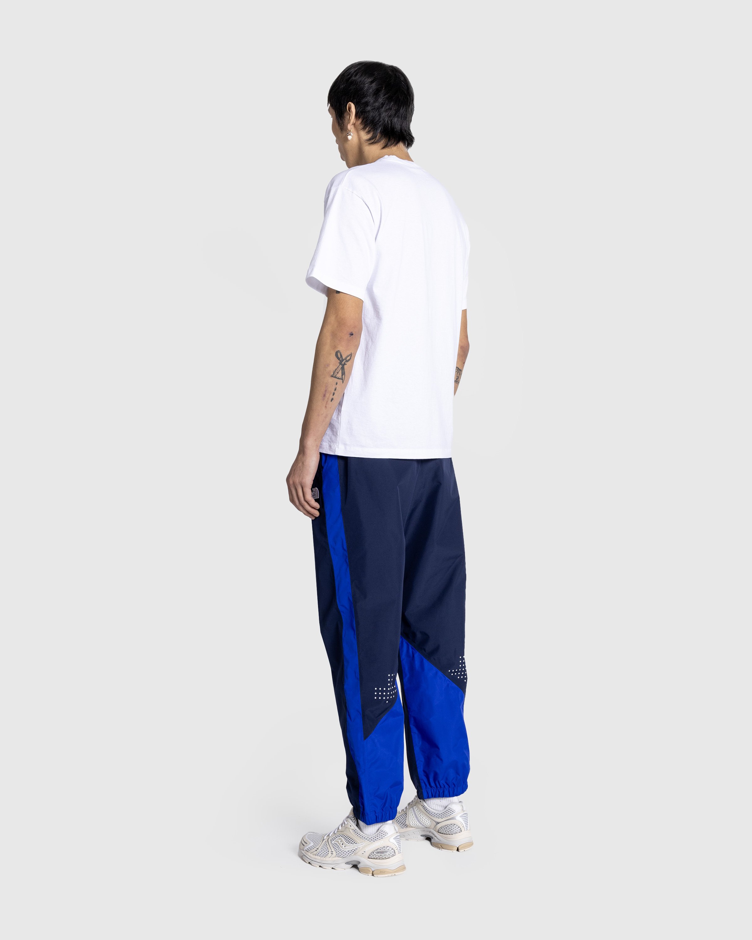 The North Face - M GTX CASUAL PANTS - AP SUMMIT NAVY/TNF BLUE - Clothing - Blue - Image 4