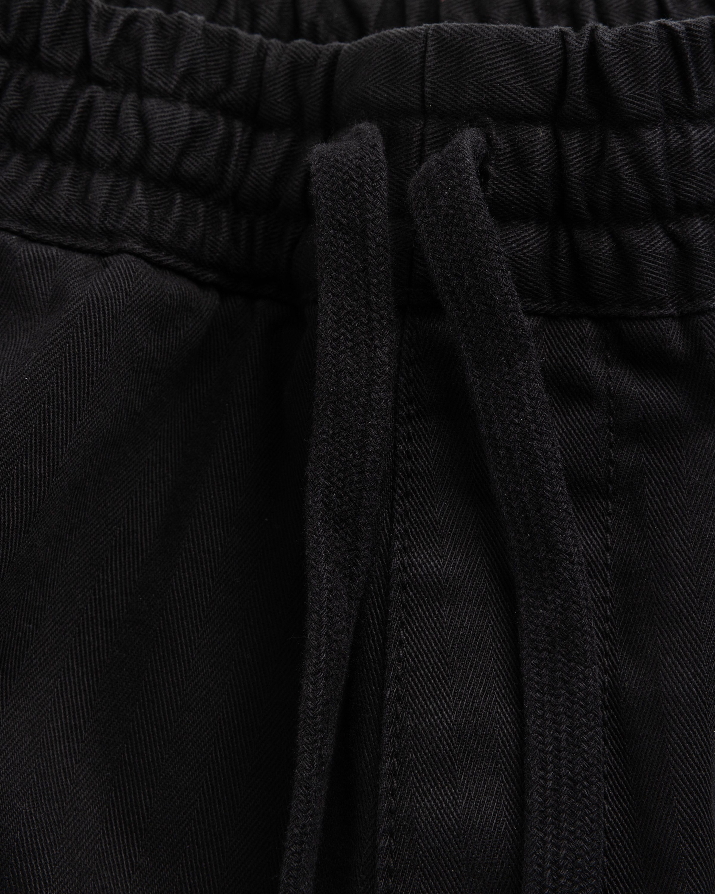 Carhartt WIP - Rainer Short Black /garment dyed - Clothing - Black - Image 6
