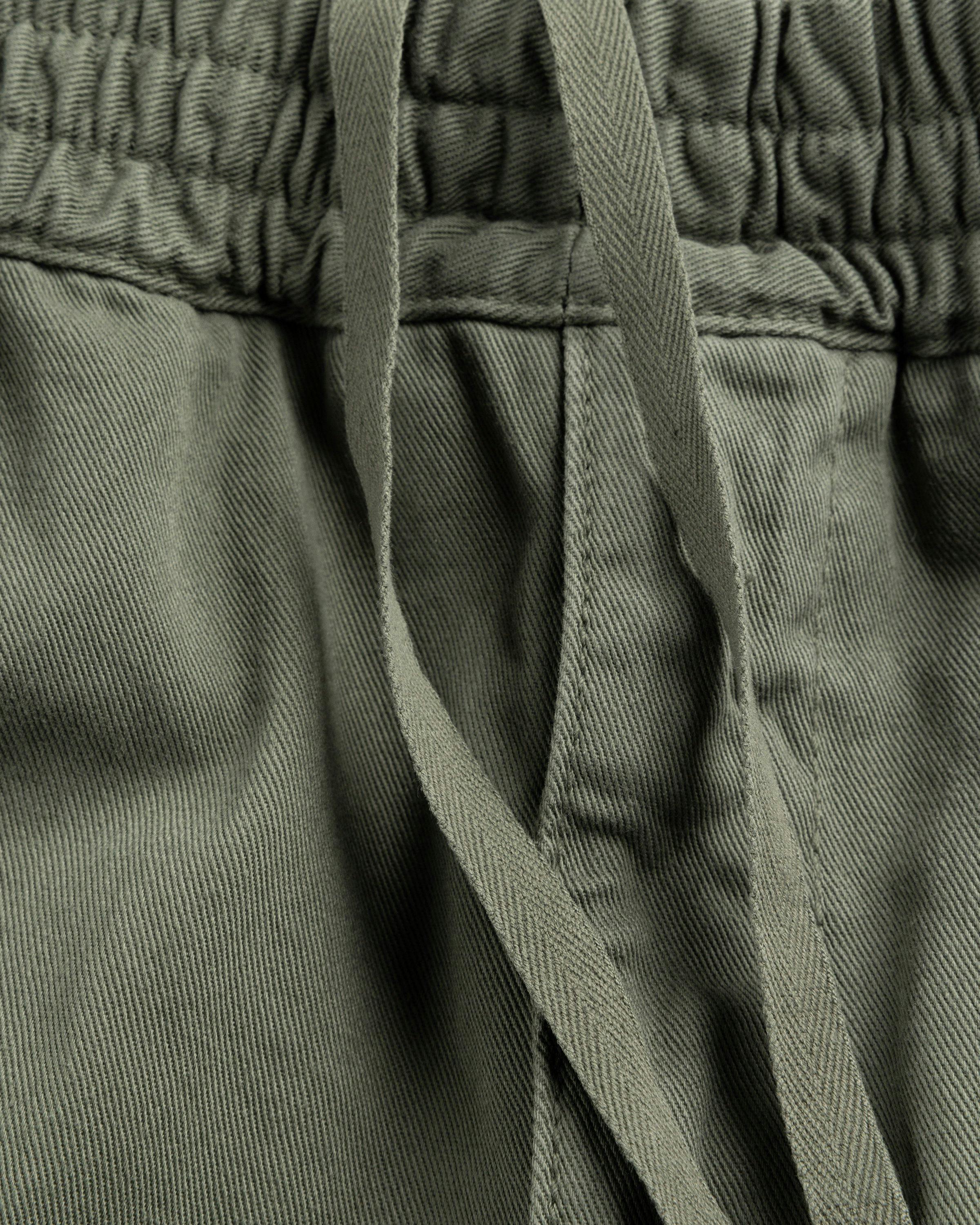 Carhartt WIP - Flint Short Park /garment dyed - Clothing - Green - Image 7