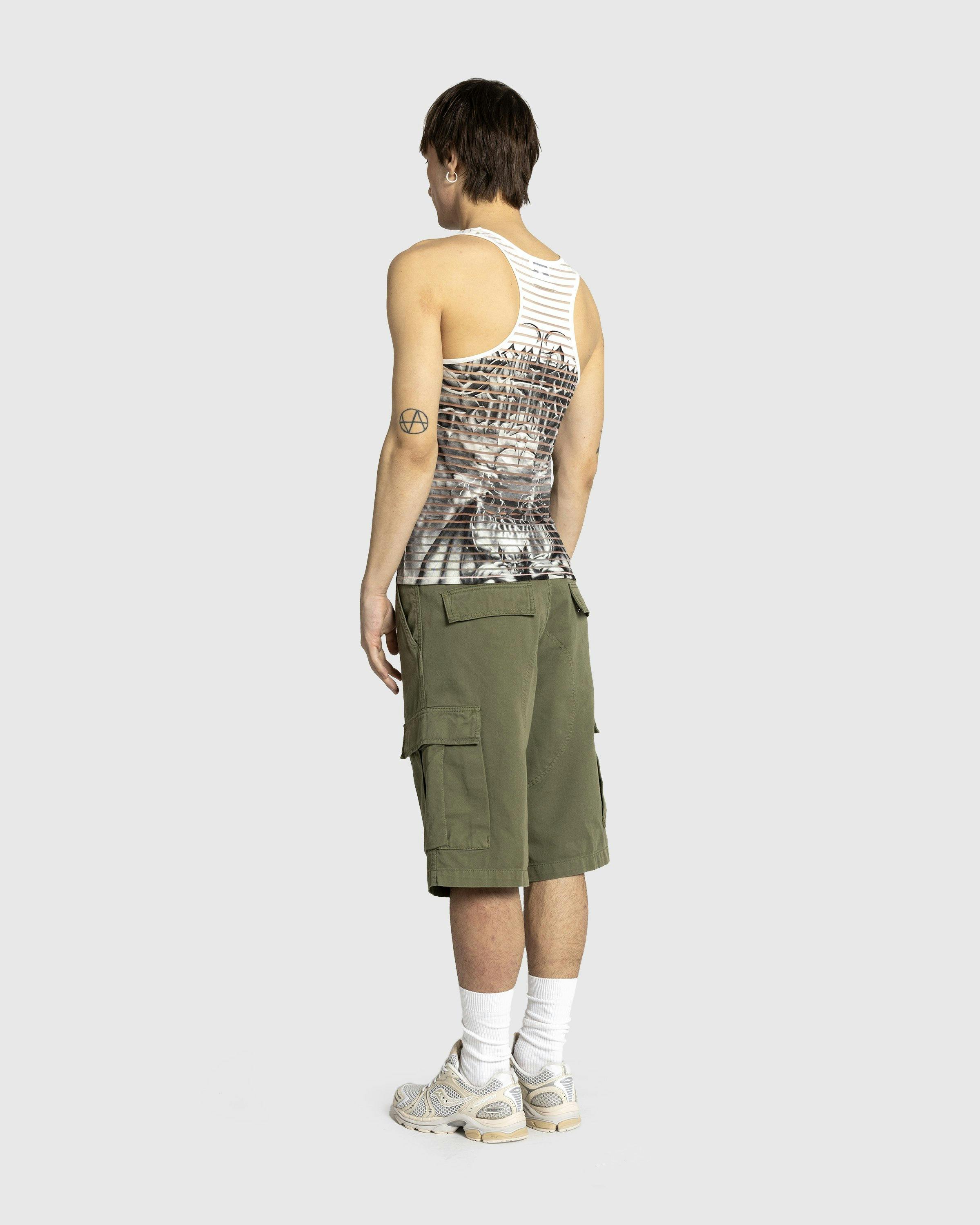 Carhartt WIP - Regular Cargo Short Dollar Green /garment dyed - Clothing - Green - Image 4