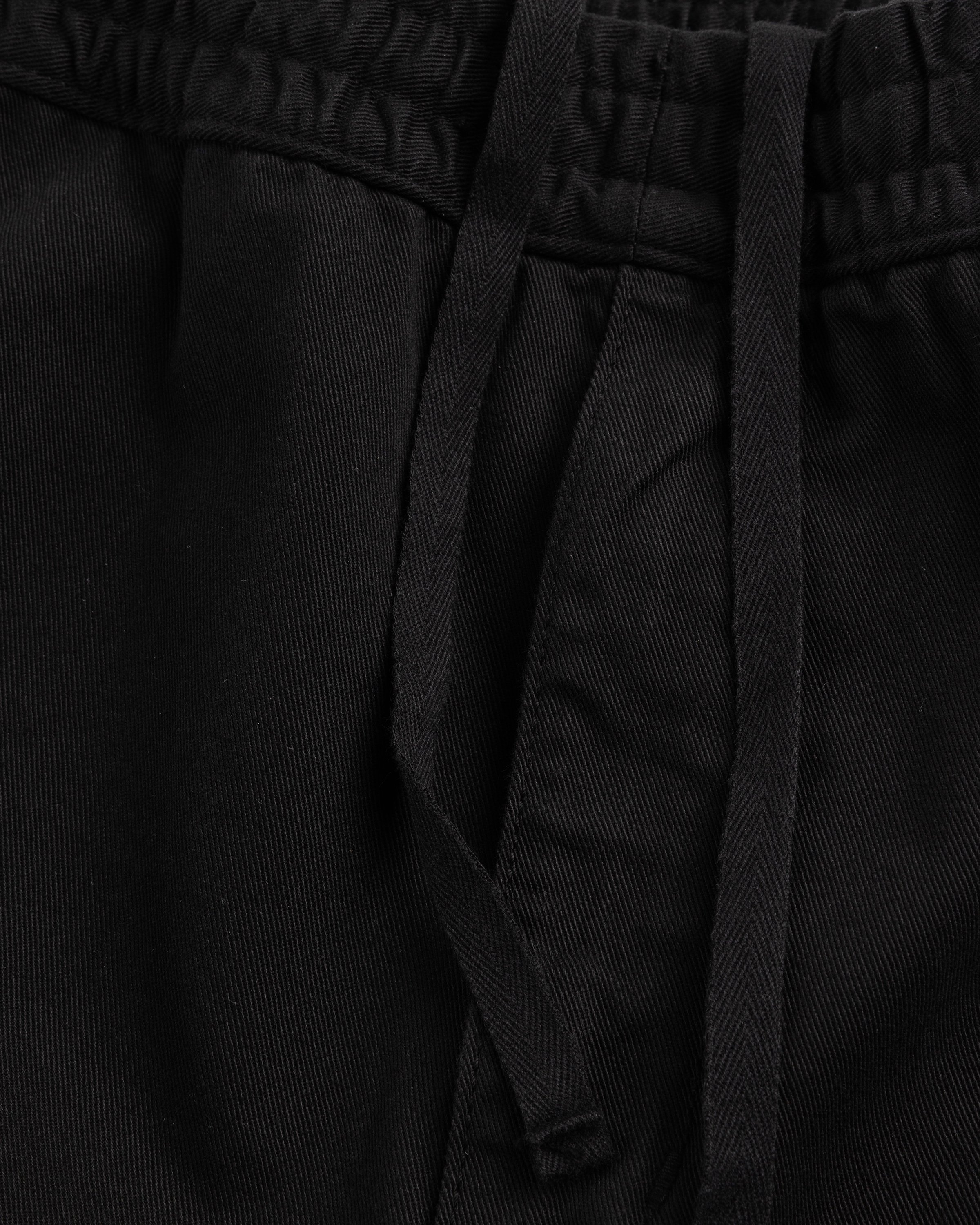 Carhartt WIP - Flint Short Black /garment dyed - Clothing - Black - Image 7