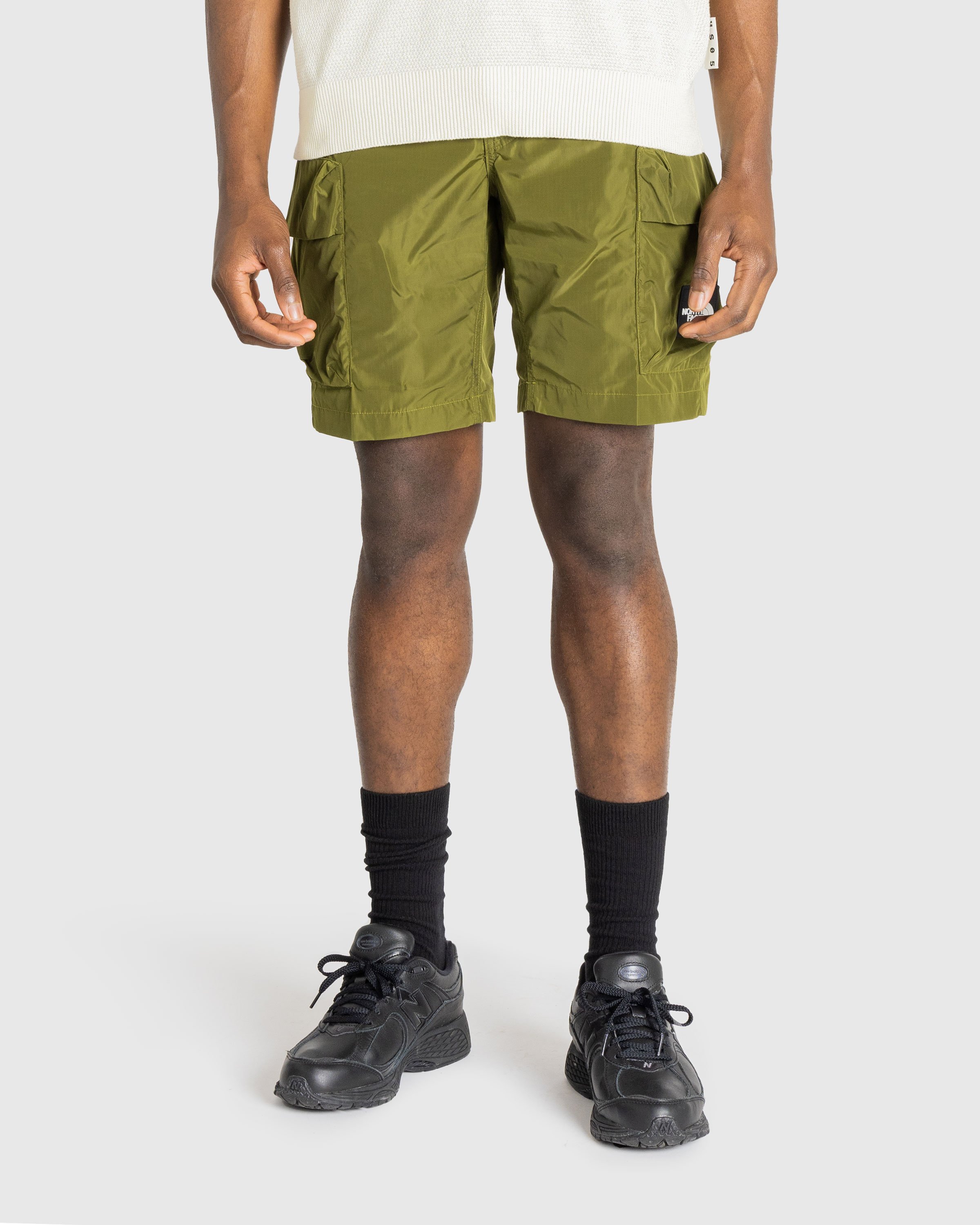 The North Face - M NSE CARGO PKT SHORT FOREST OLIVE - Clothing - Green - Image 2