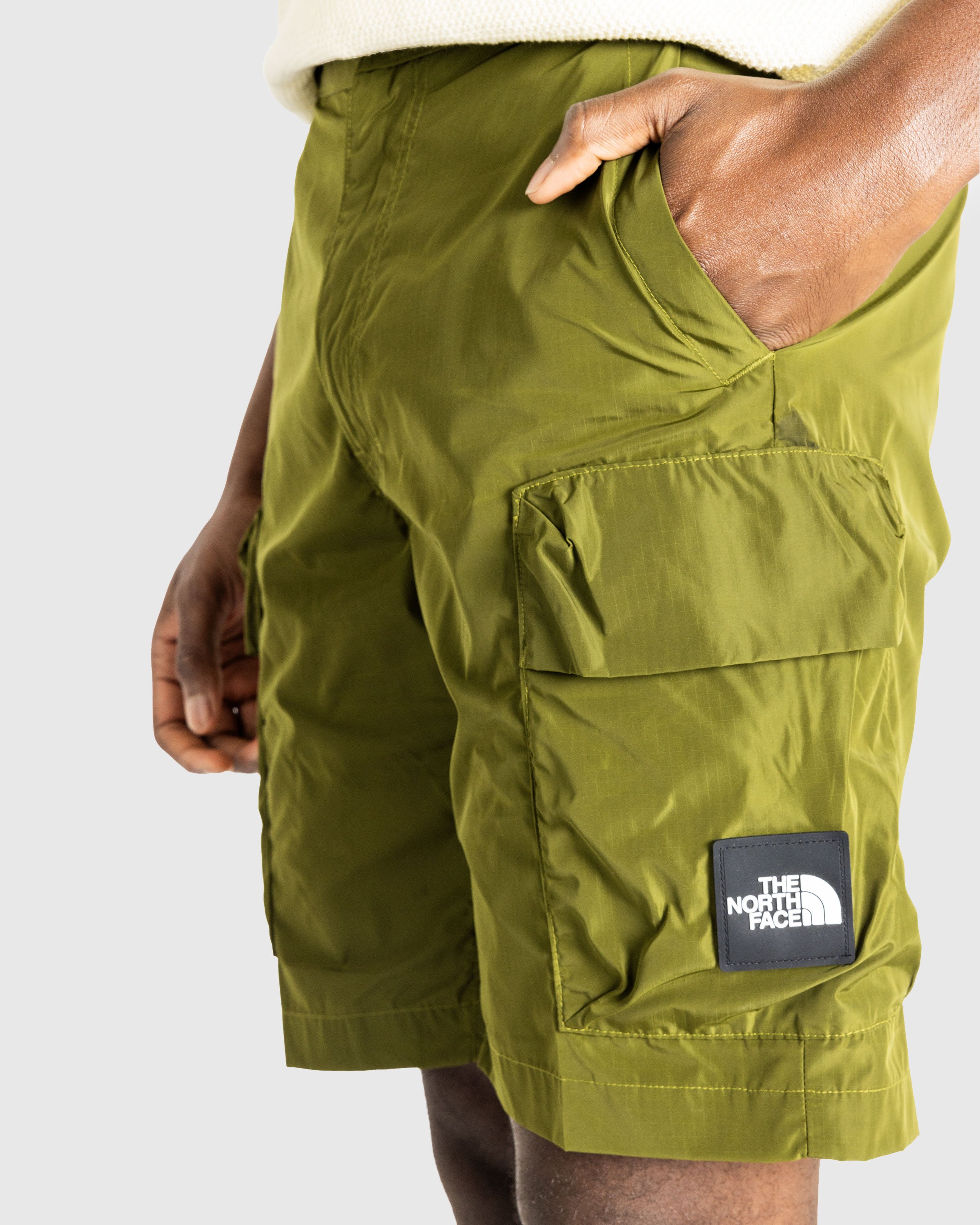 The North Face - M NSE CARGO PKT SHORT FOREST OLIVE - Clothing - Green - Image 5