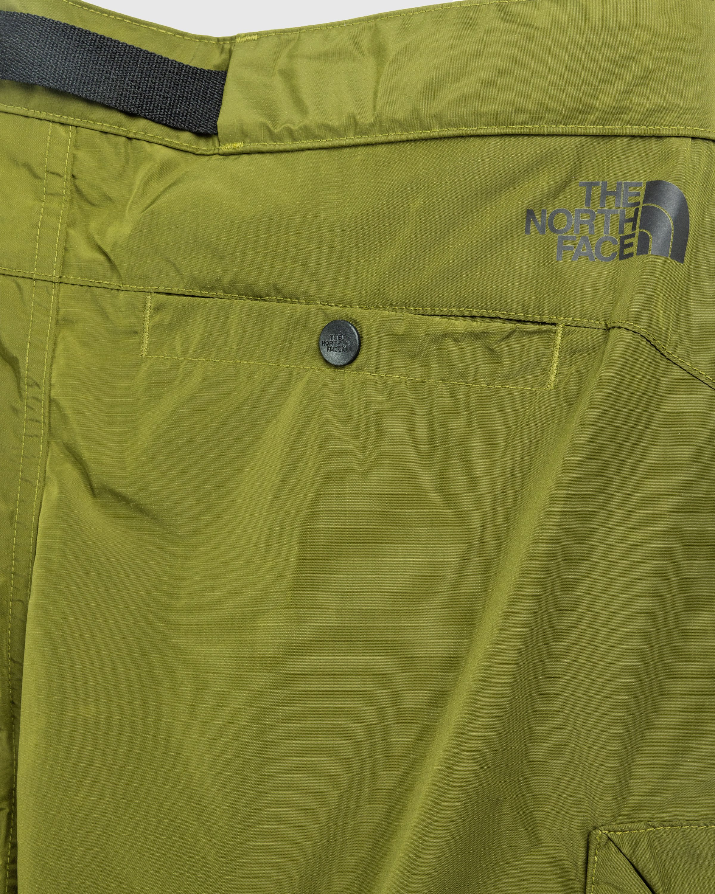 The North Face - M NSE CARGO PKT SHORT FOREST OLIVE - Clothing - Green - Image 7
