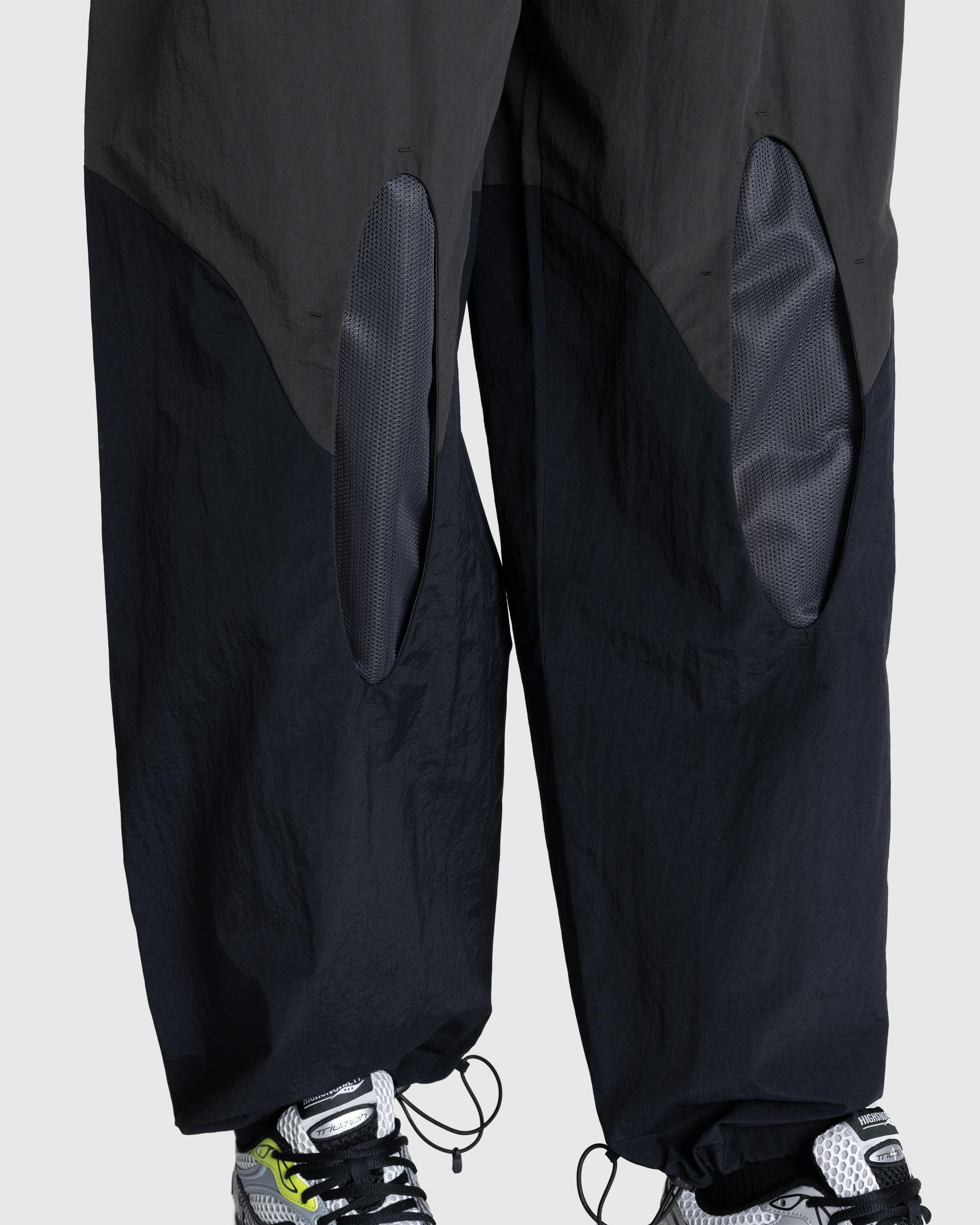 _J.L-A.L_ – Aperture Trackpant Black/Dark Green - Pants - Black - Image 5