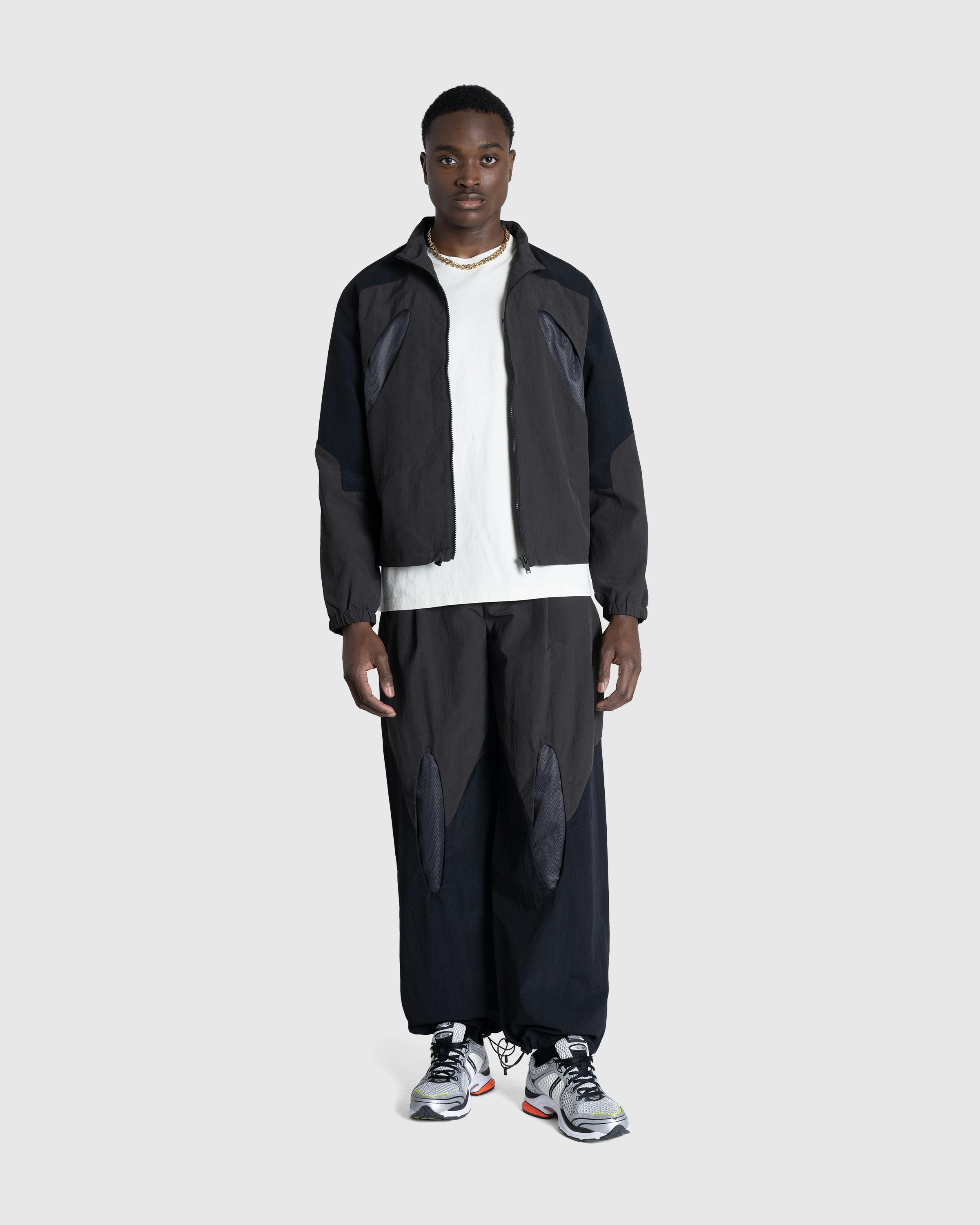 _J.L-A.L_ – Aperture Trackpant Black/Dark Green - Pants - Black - Image 3