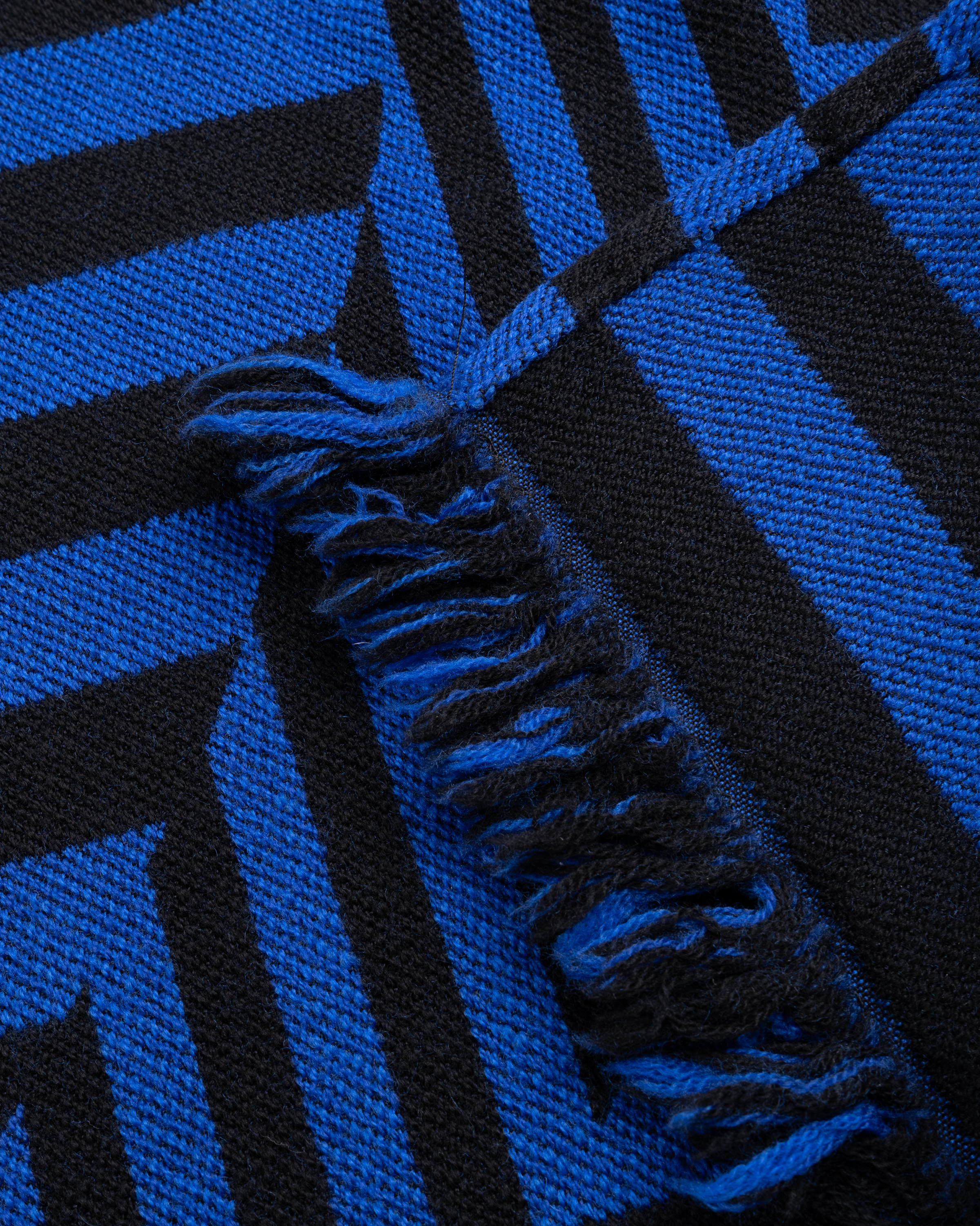 Inter x Highsnobiety – Blanket Black/Blue - Blankets & Throws - Black - Image 3