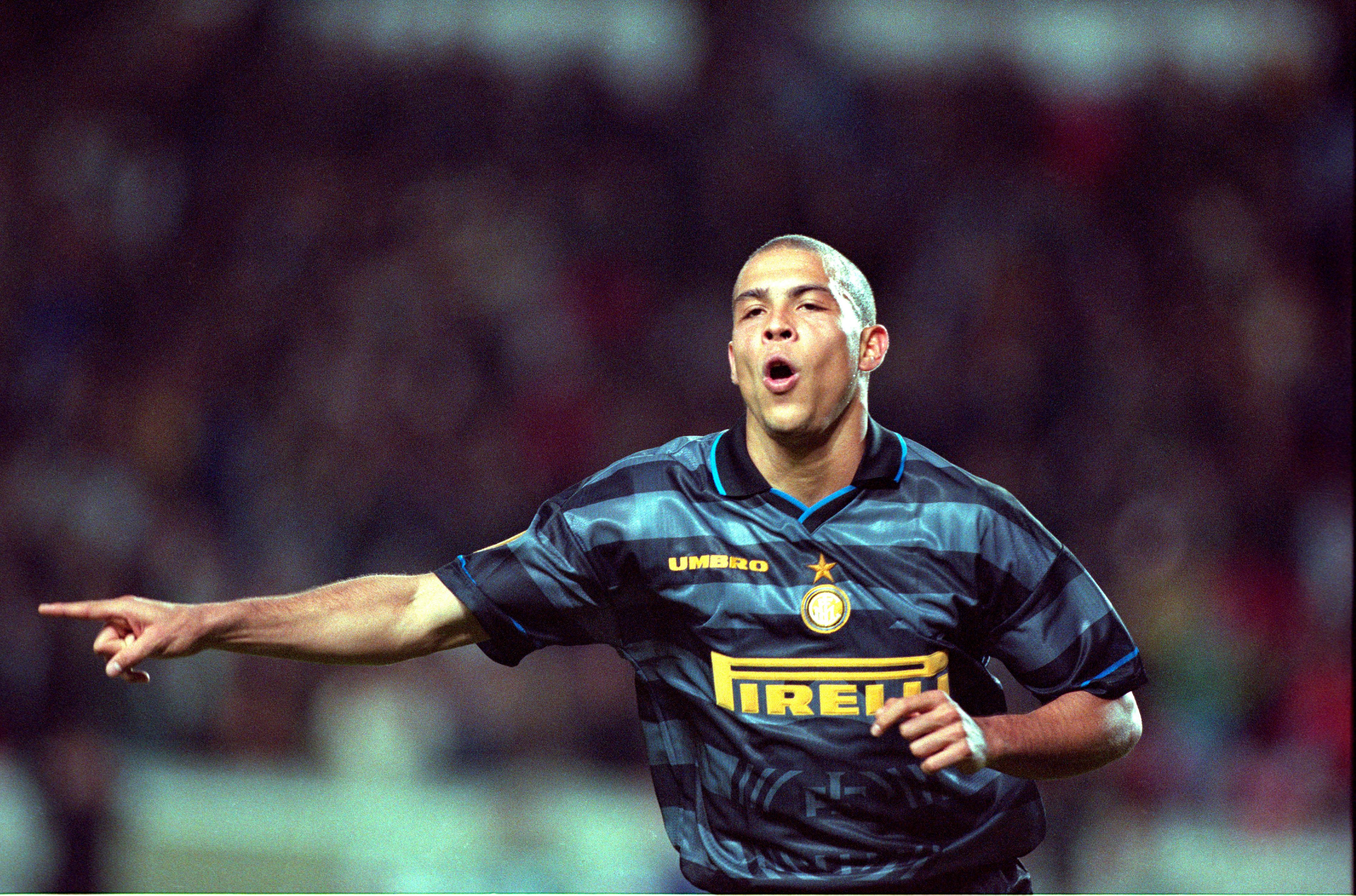 Ronaldo 1998 UEFA kit