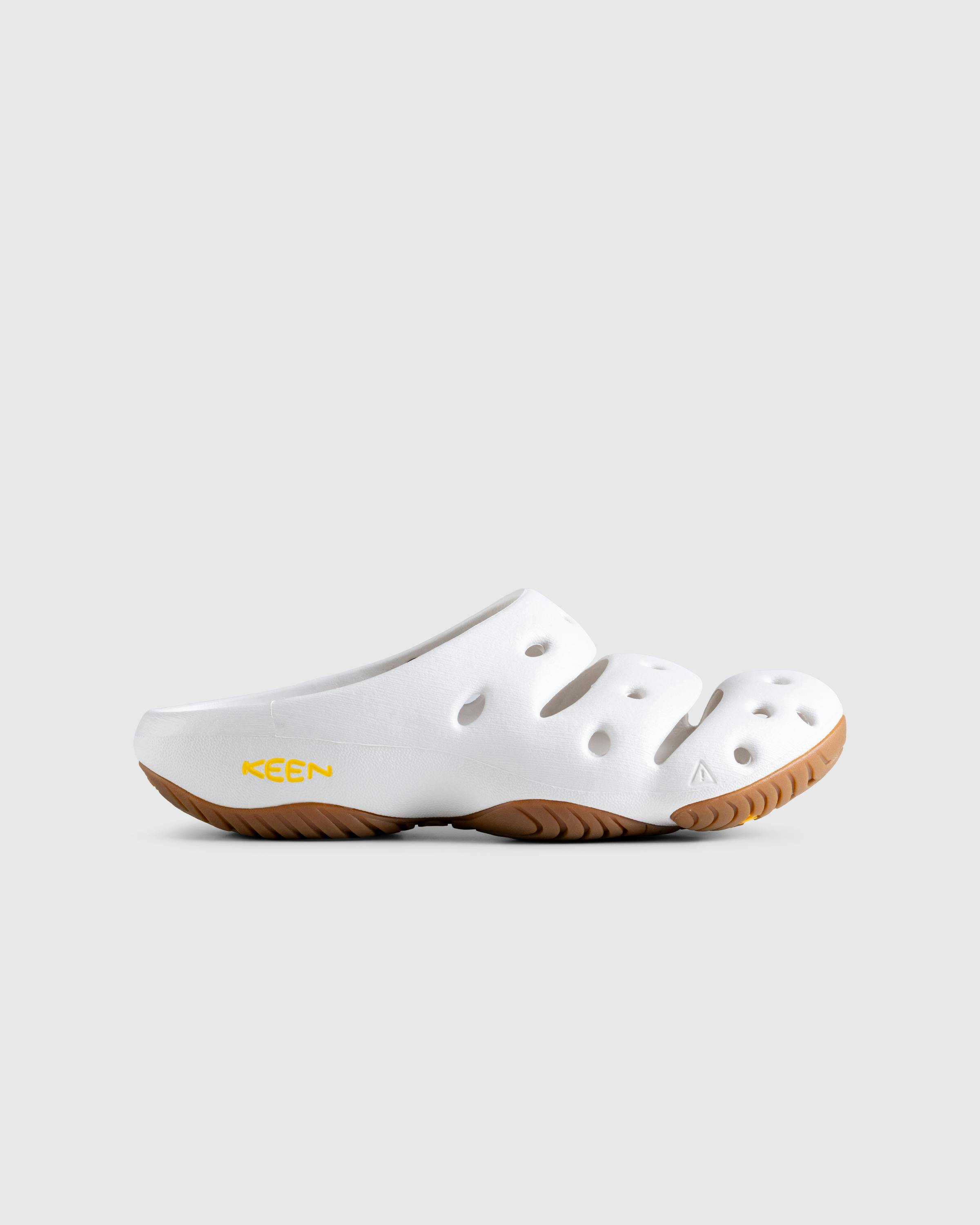 Keen – Yogui M Birch/Birch - Sandals - White - Image 1