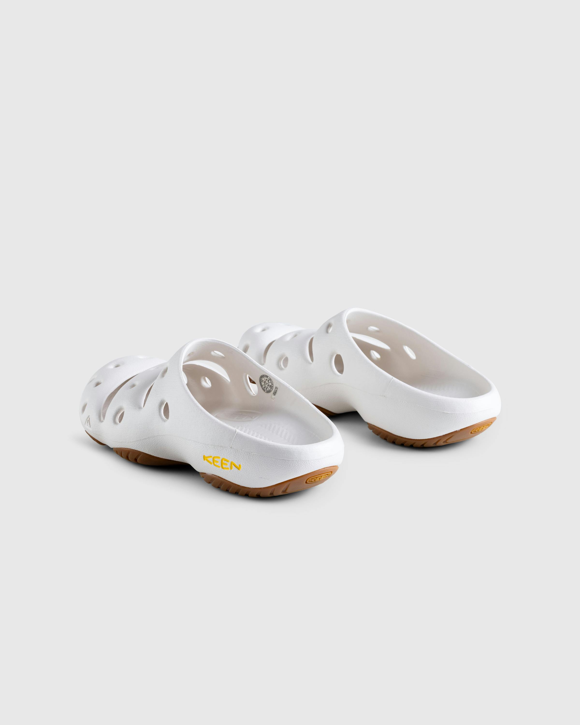 Keen – Yogui M Birch/Birch - Sandals - White - Image 4