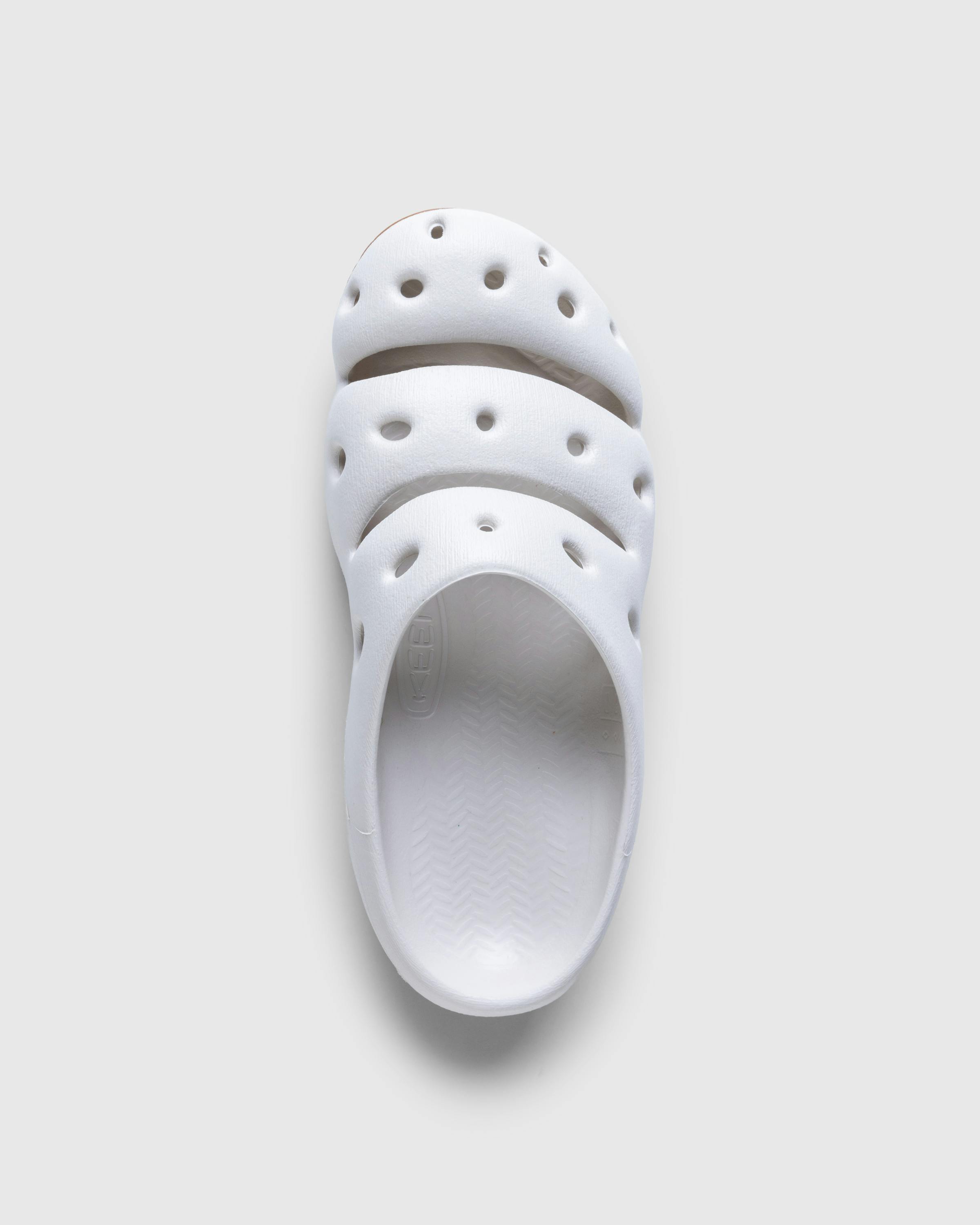 Keen – Yogui M Birch/Birch - Sandals - White - Image 5