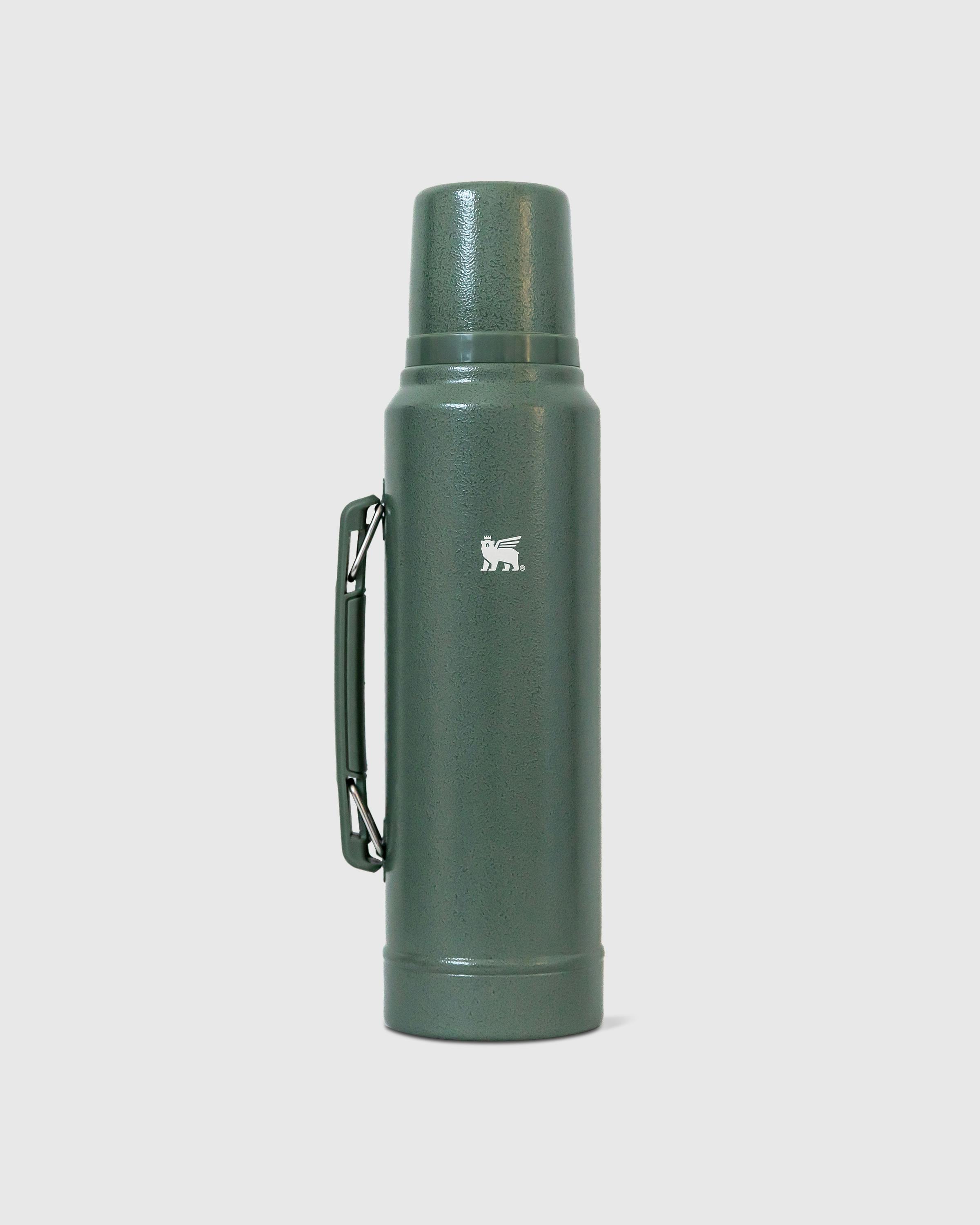 Stanley – 1.1QT Classic Legendary Vacuum Bottle fragment Hammertone Green - Bottles & Bowls - Green - Image 2