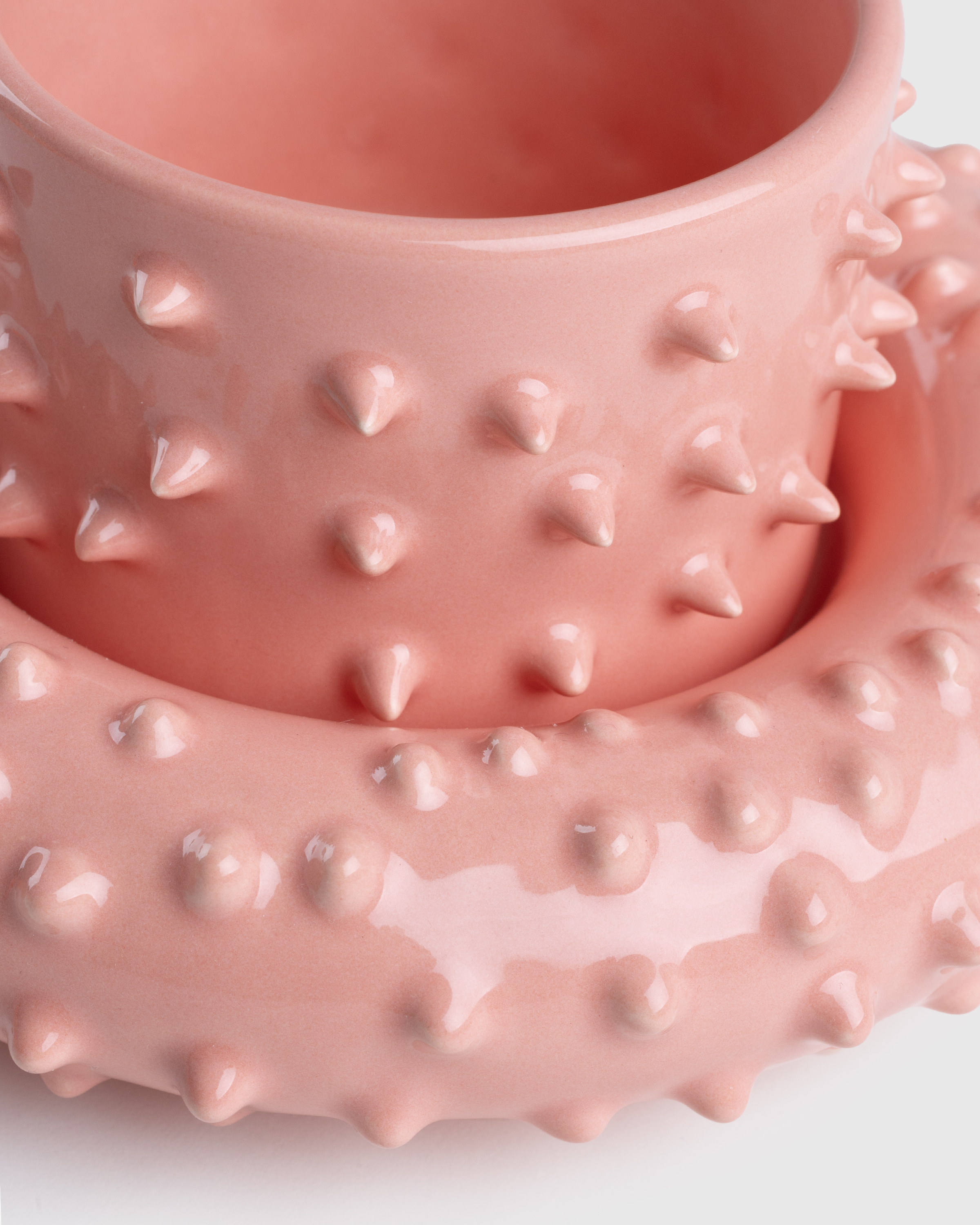 Gustaf Westman – Chunky Cup Spiky Pink - Mugs - Pink - Image 2