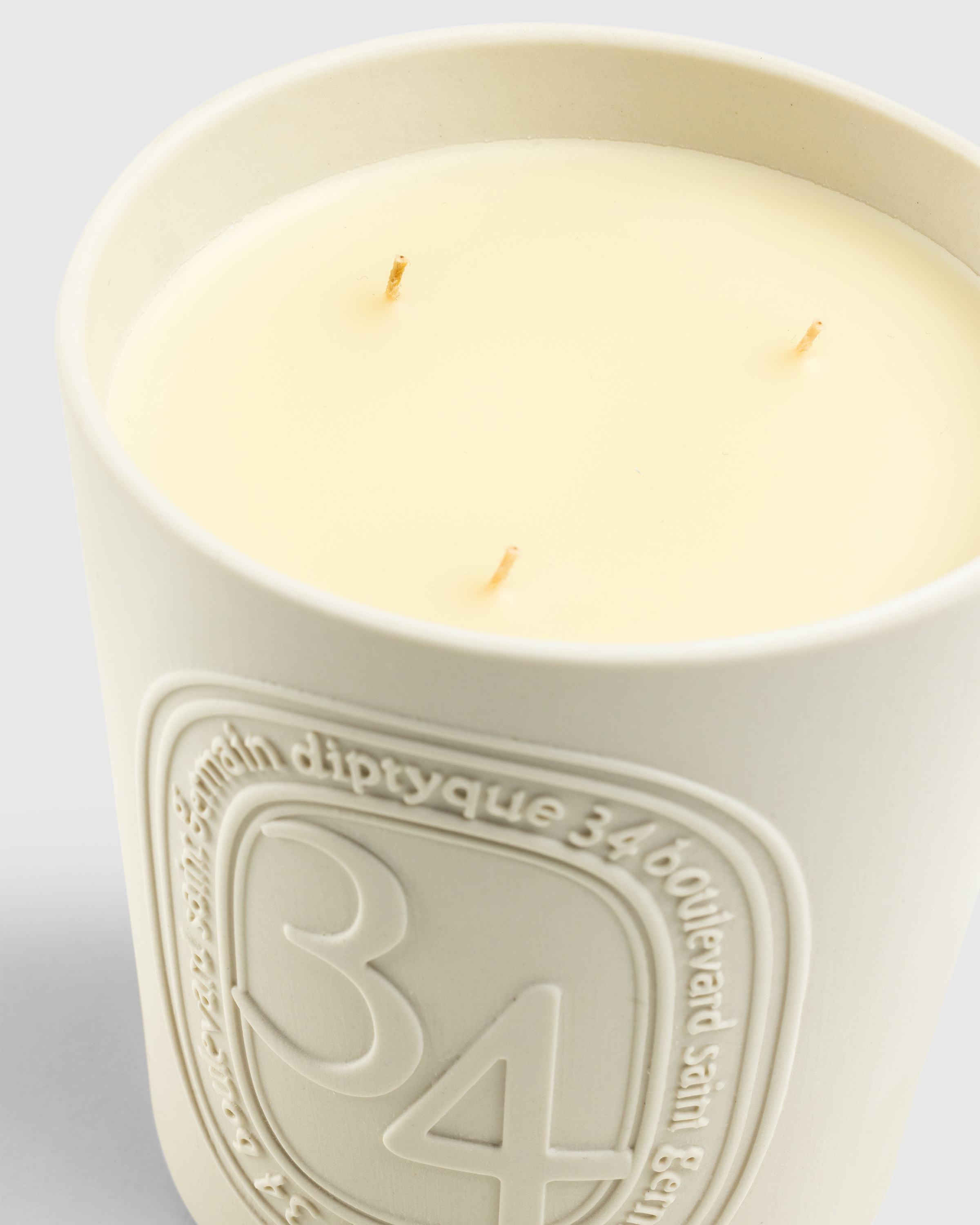 Diptyque – Candle 34 Boulevard Saint-Germain 600g - Candles & Fragrances - White - Image 2