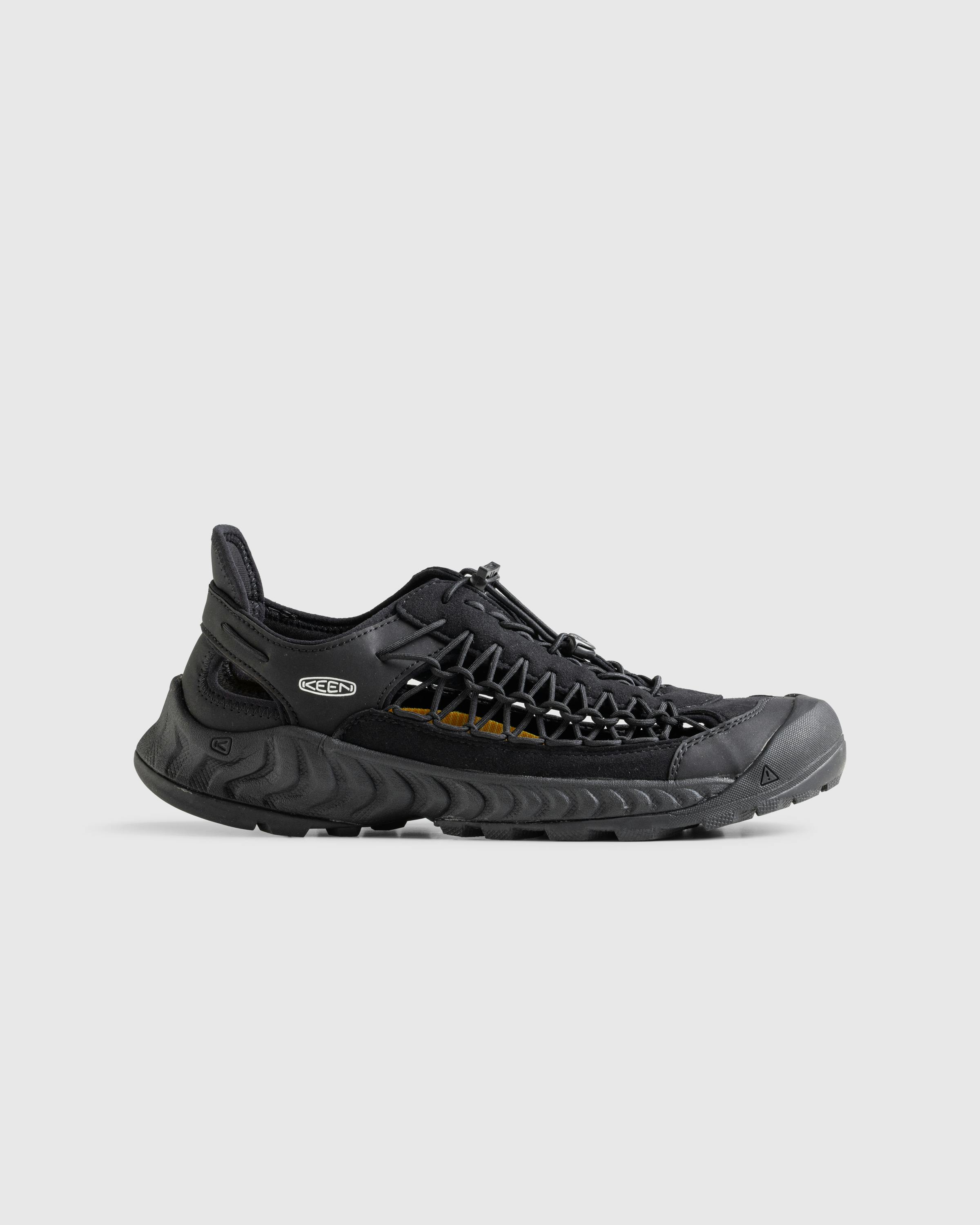 Keen – Uneek NXIS M Triple Black - Low Top Sneakers - Black - Image 1