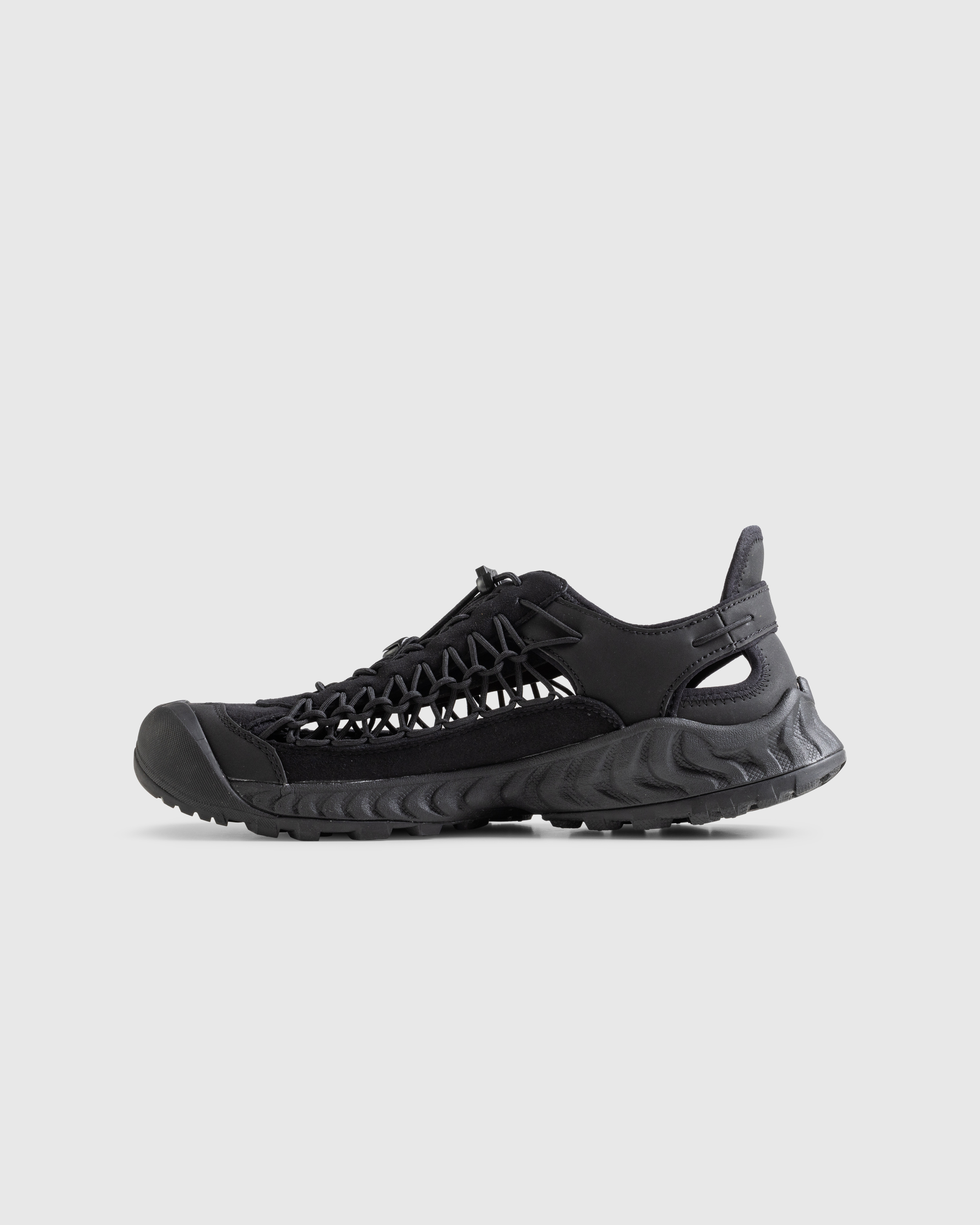 Keen – Uneek NXIS M Triple Black - Low Top Sneakers - Black - Image 2